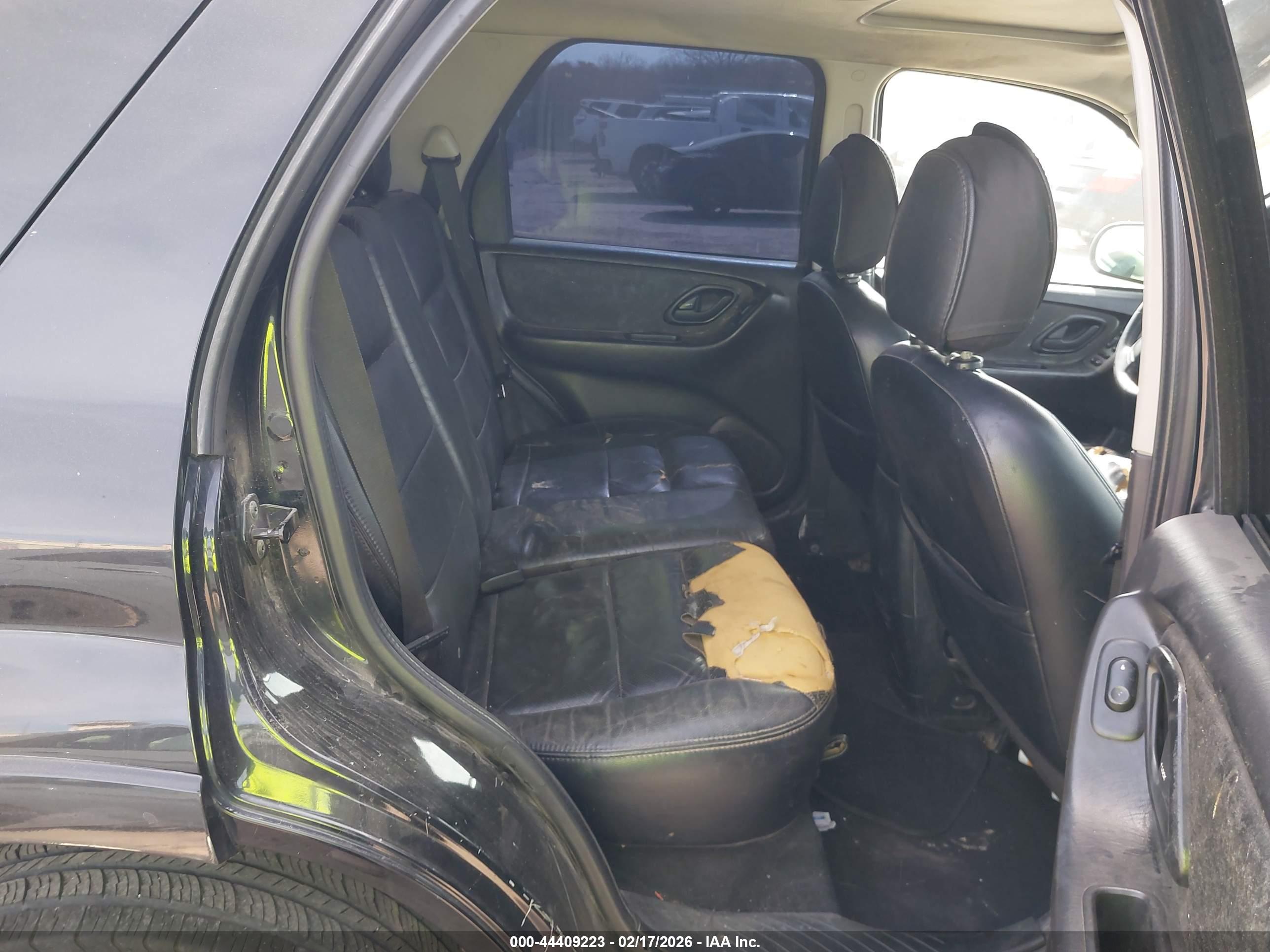 FORD ESCAPE image 8