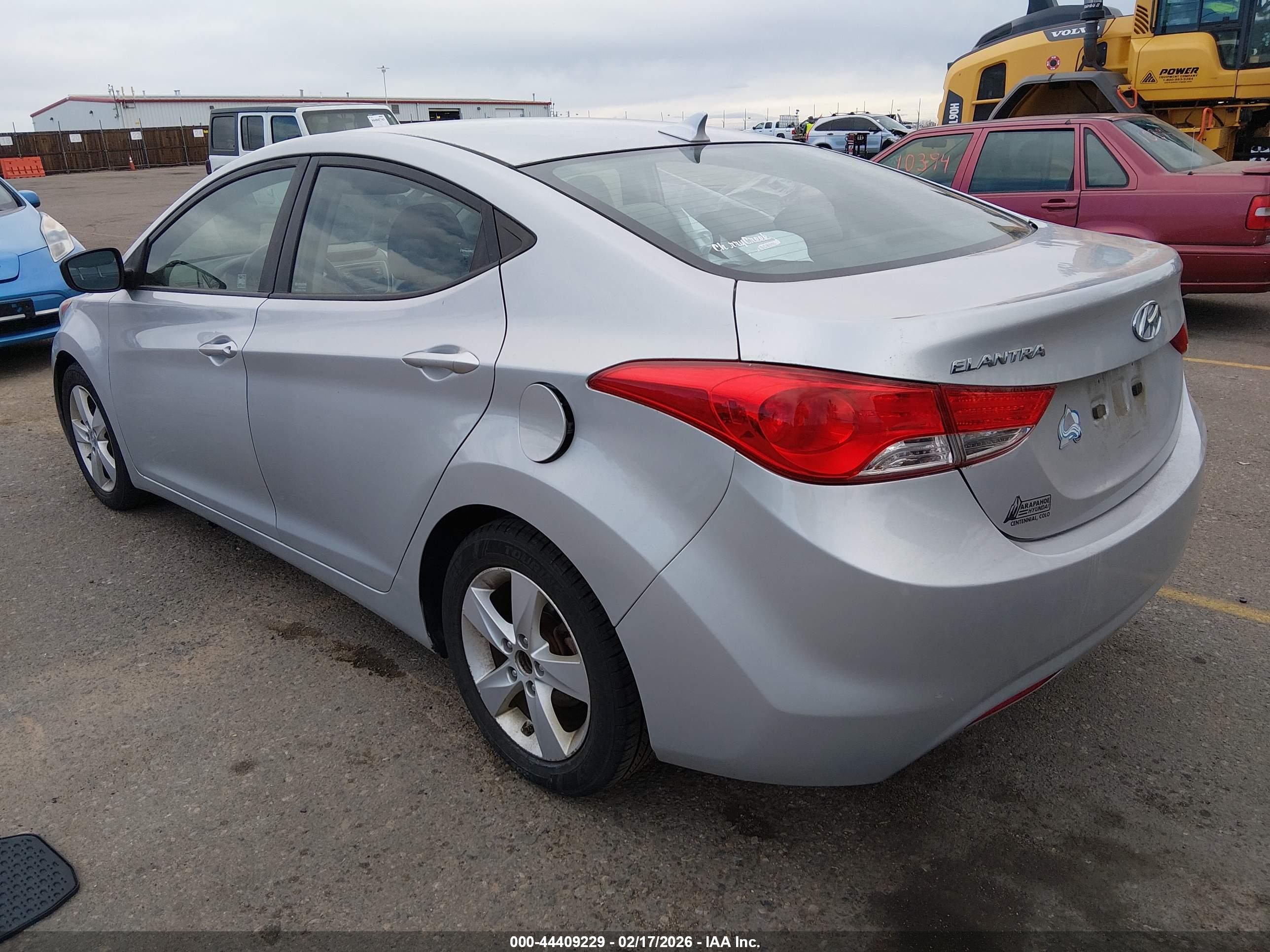HYUNDAI ELANTRA image 3