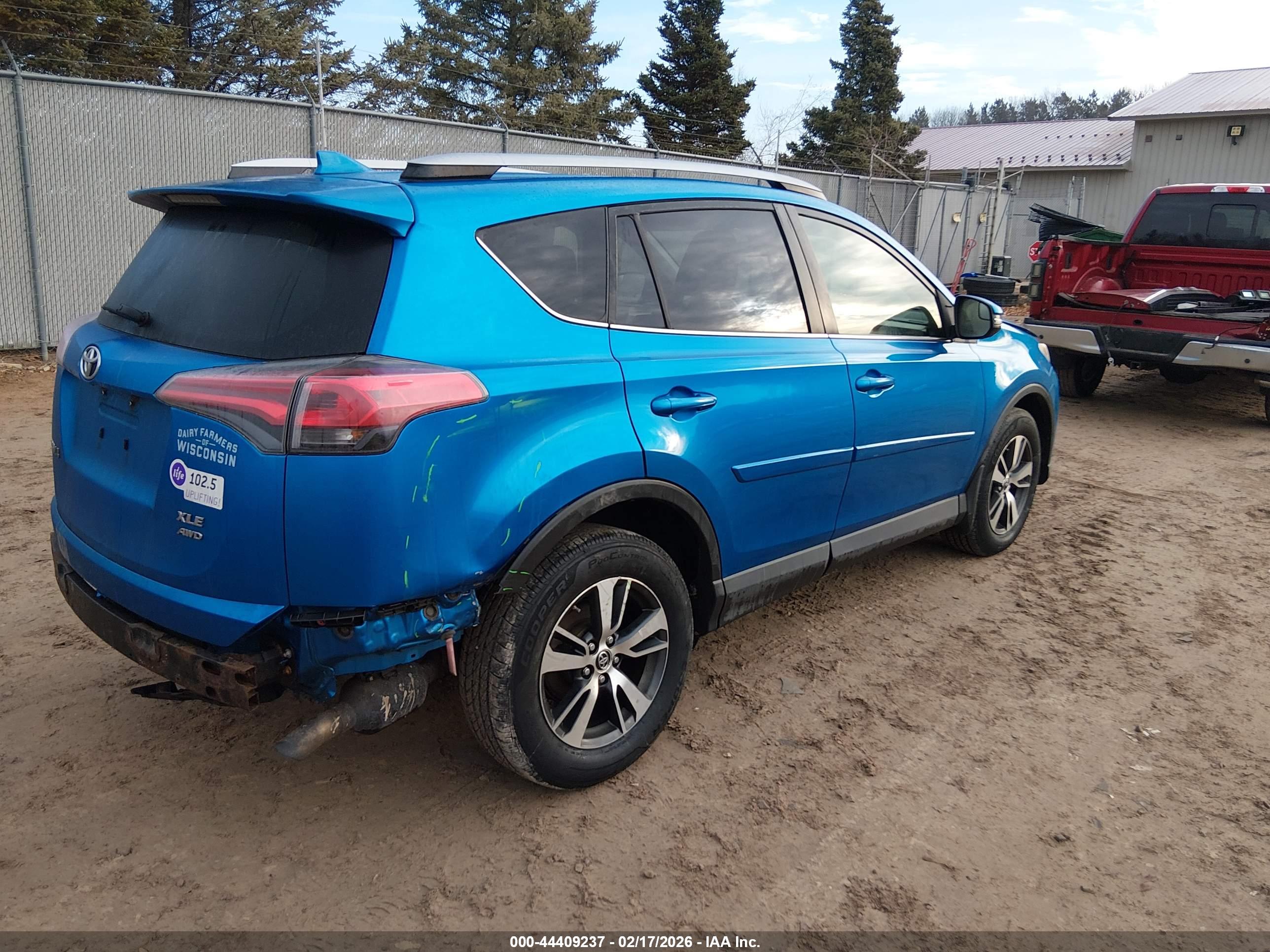 TOYOTA RAV4 image 4