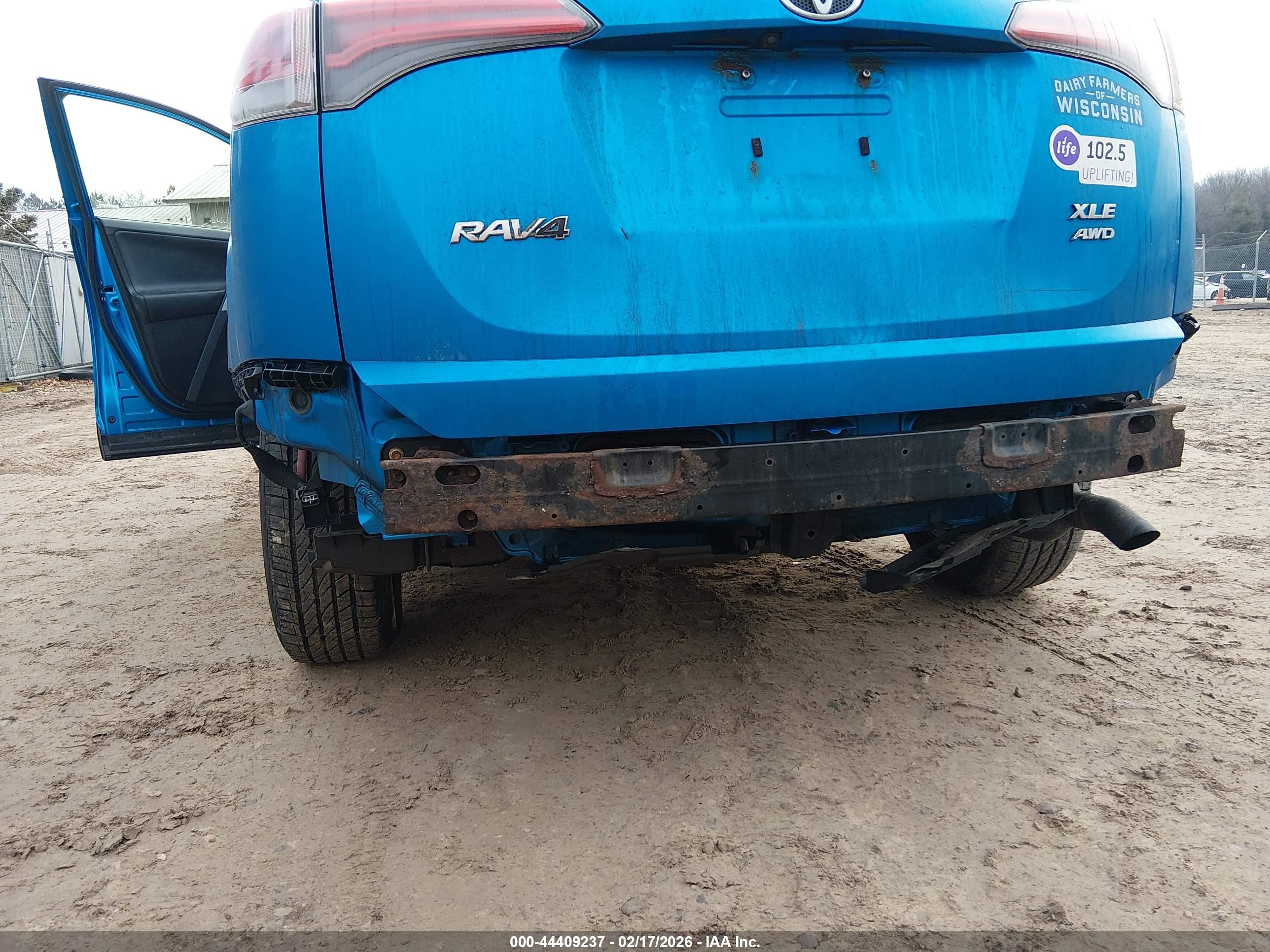 TOYOTA RAV4 image 6