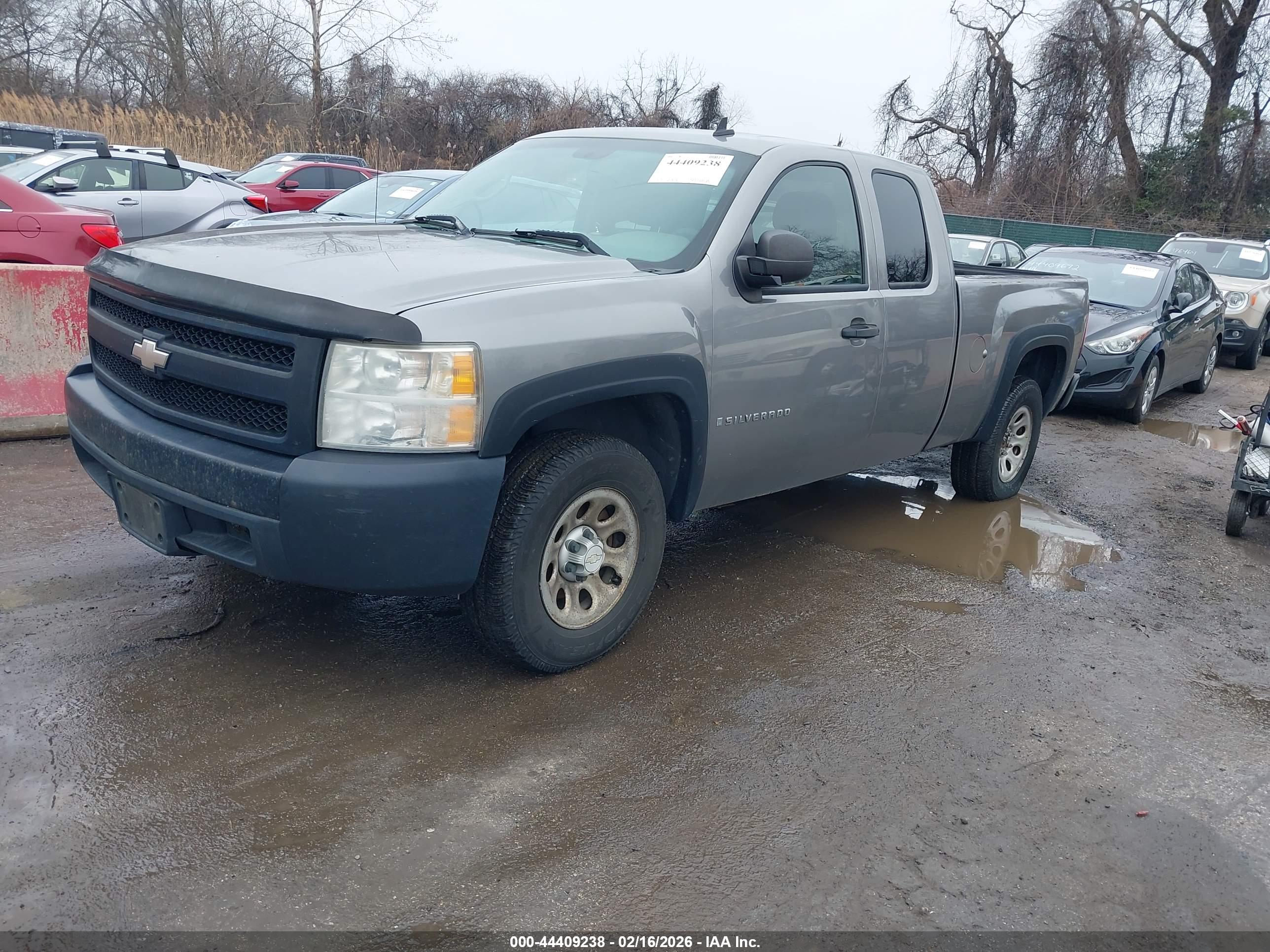 CHEVROLET SILVERADO image 2