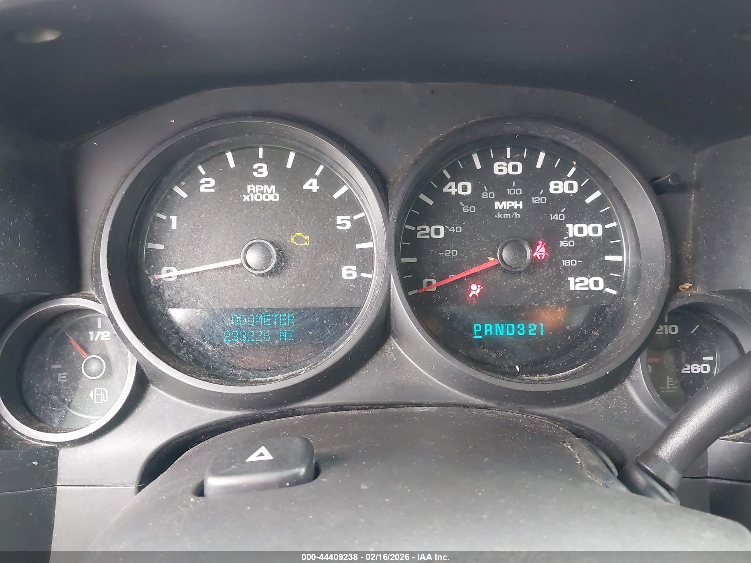CHEVROLET SILVERADO image 7