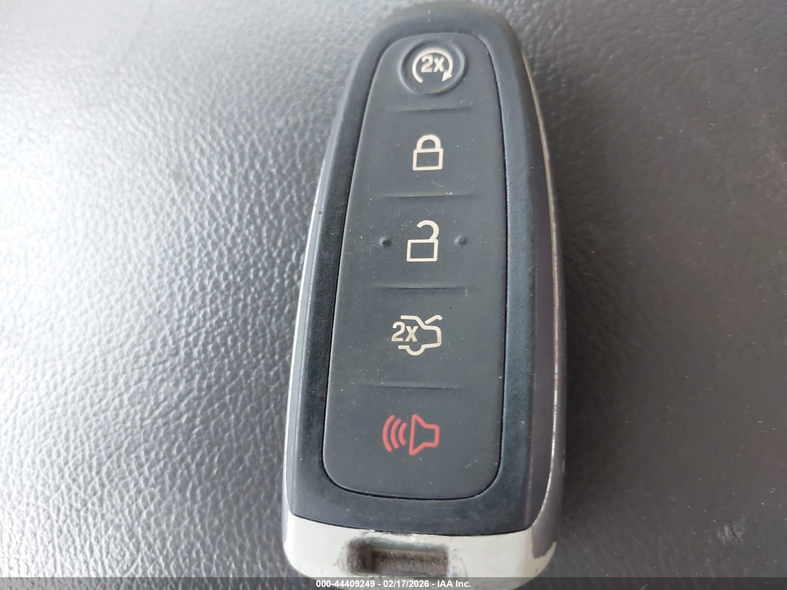 LINCOLN MKT image 11