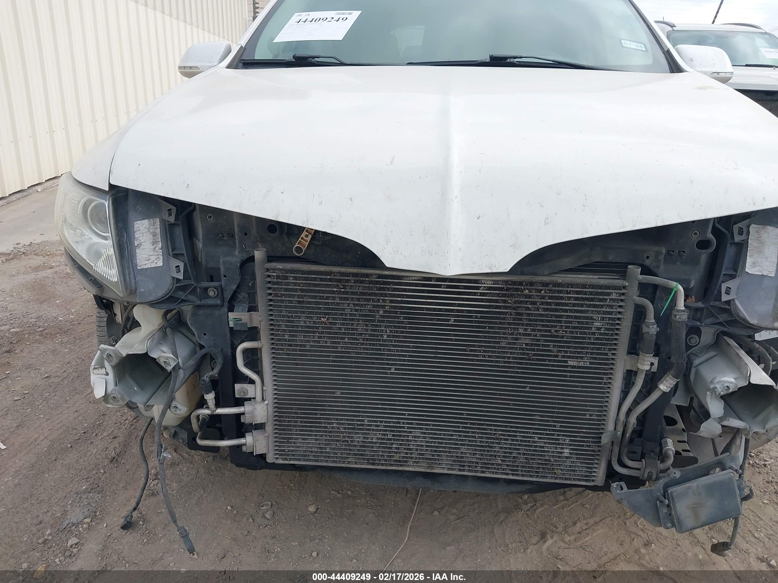 LINCOLN MKT image 6