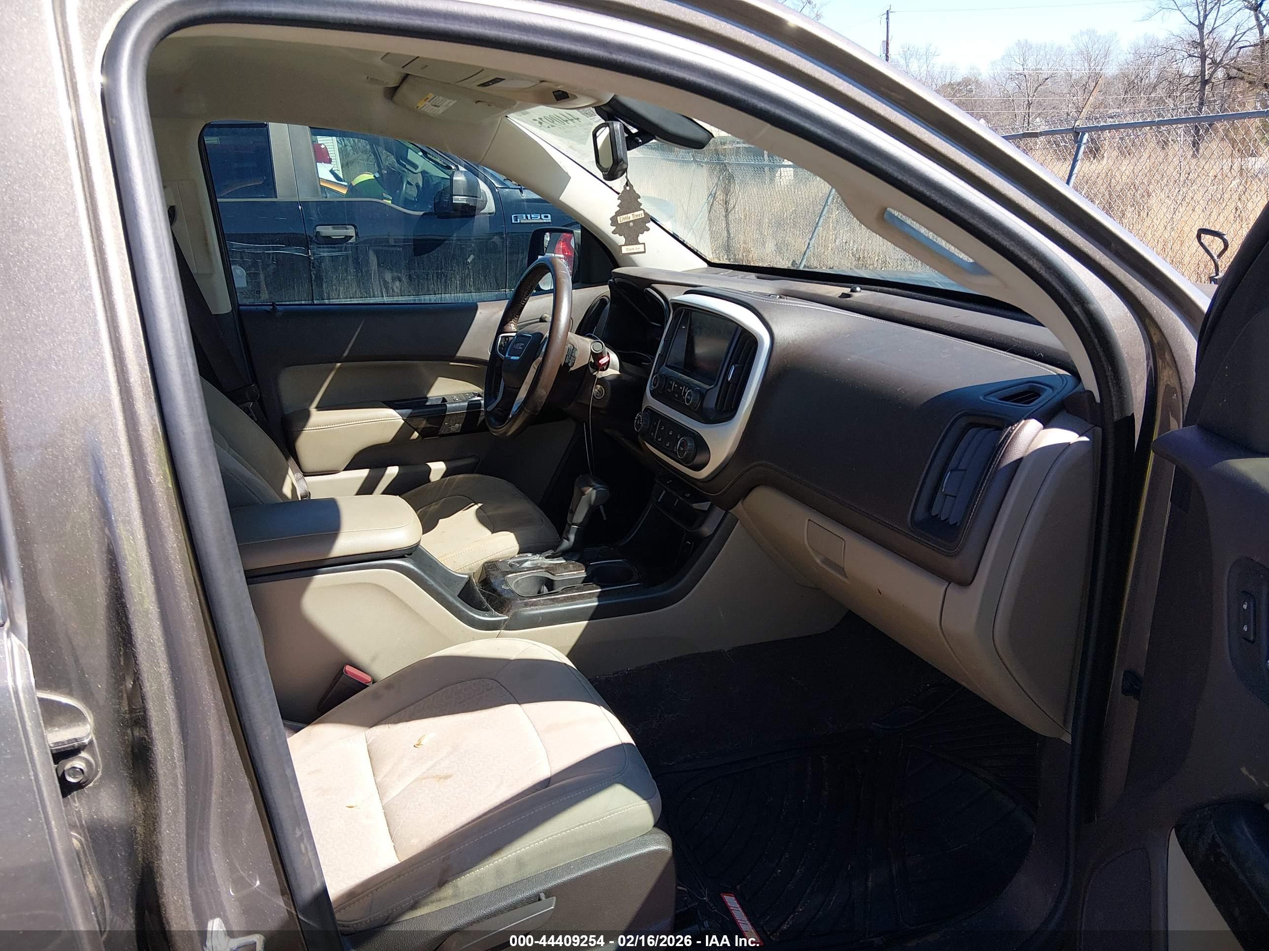 GMC CANYON image 5