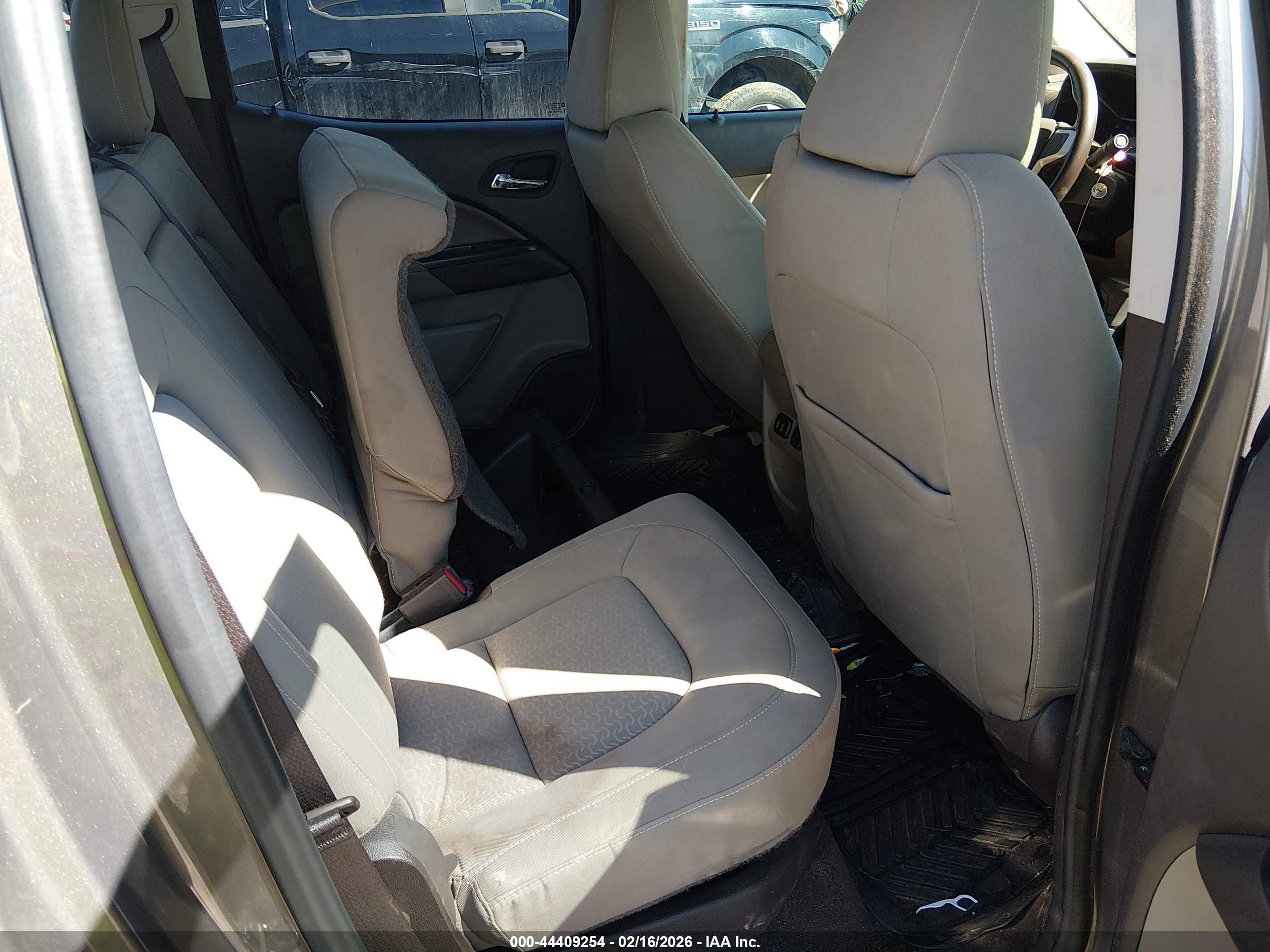 GMC CANYON image 8