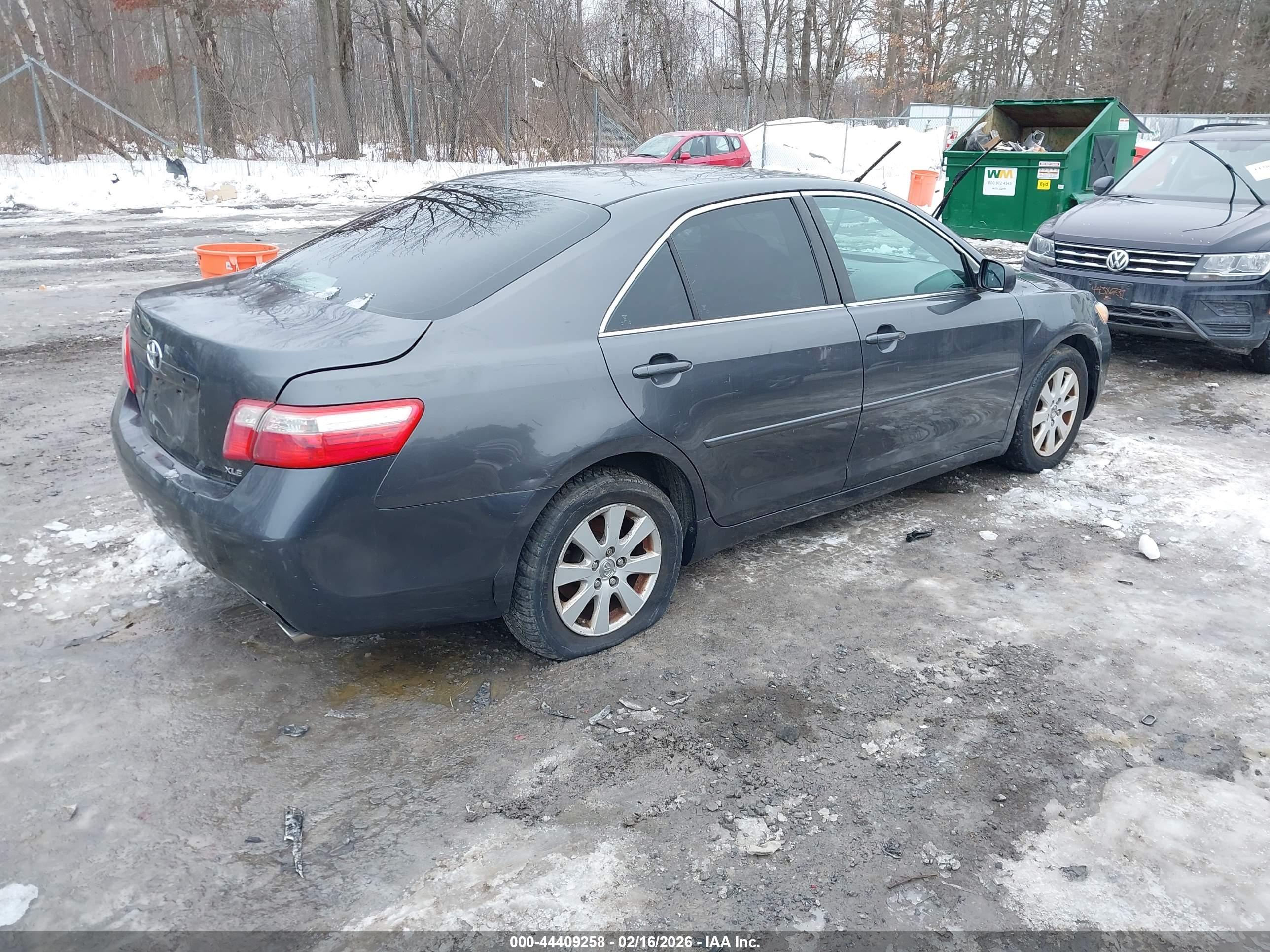TOYOTA CAMRY image 4