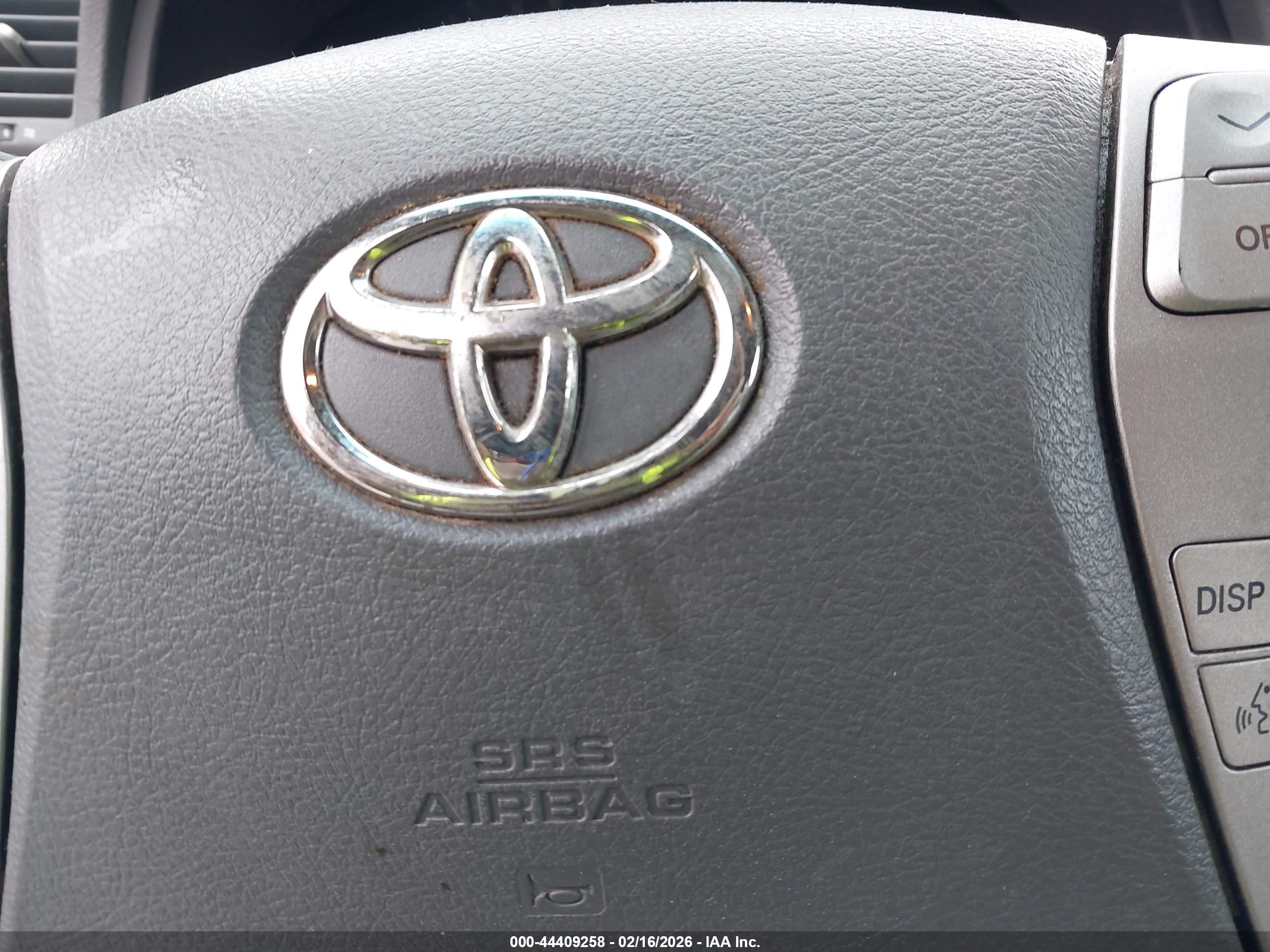 TOYOTA CAMRY image 6