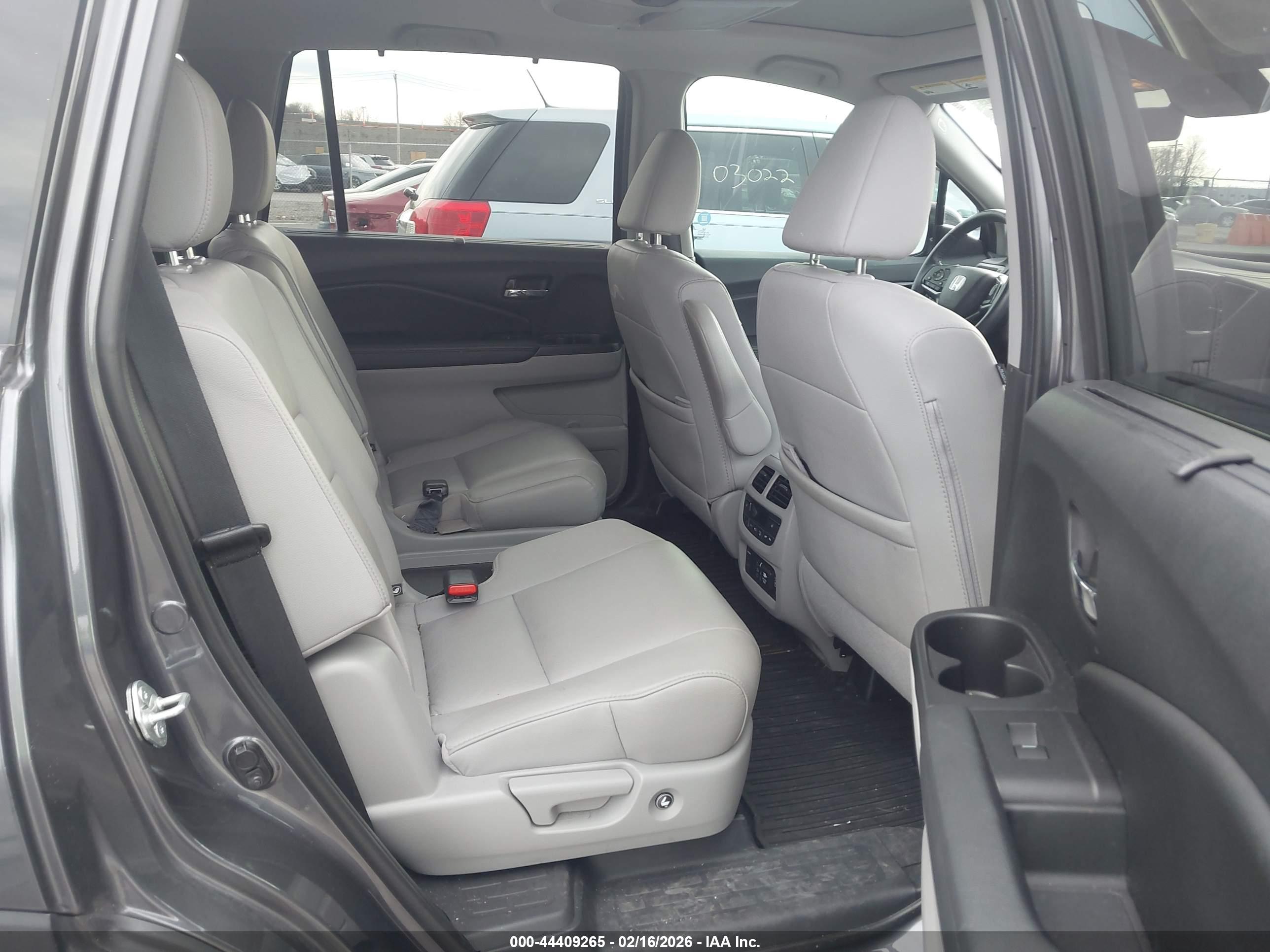 HONDA PILOT image 8