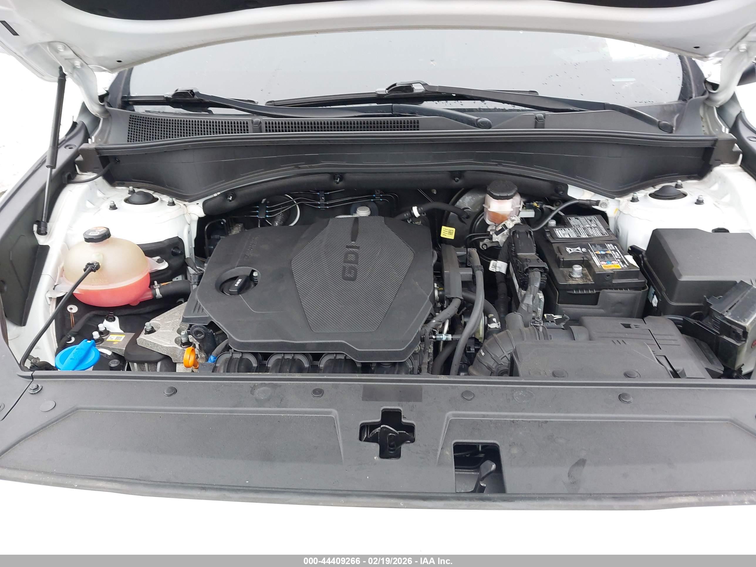 HYUNDAI SANTA image 10