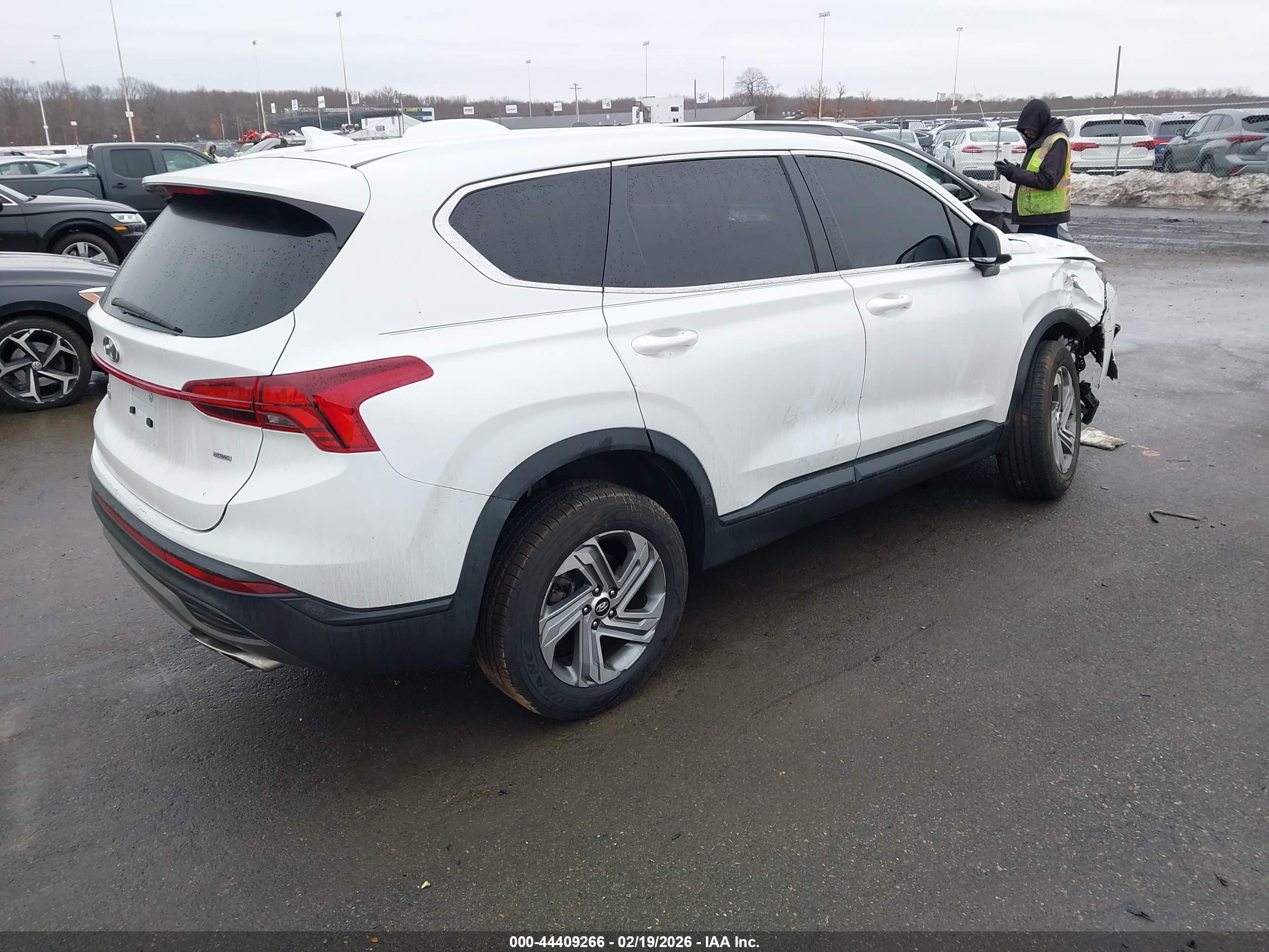 HYUNDAI SANTA image 4