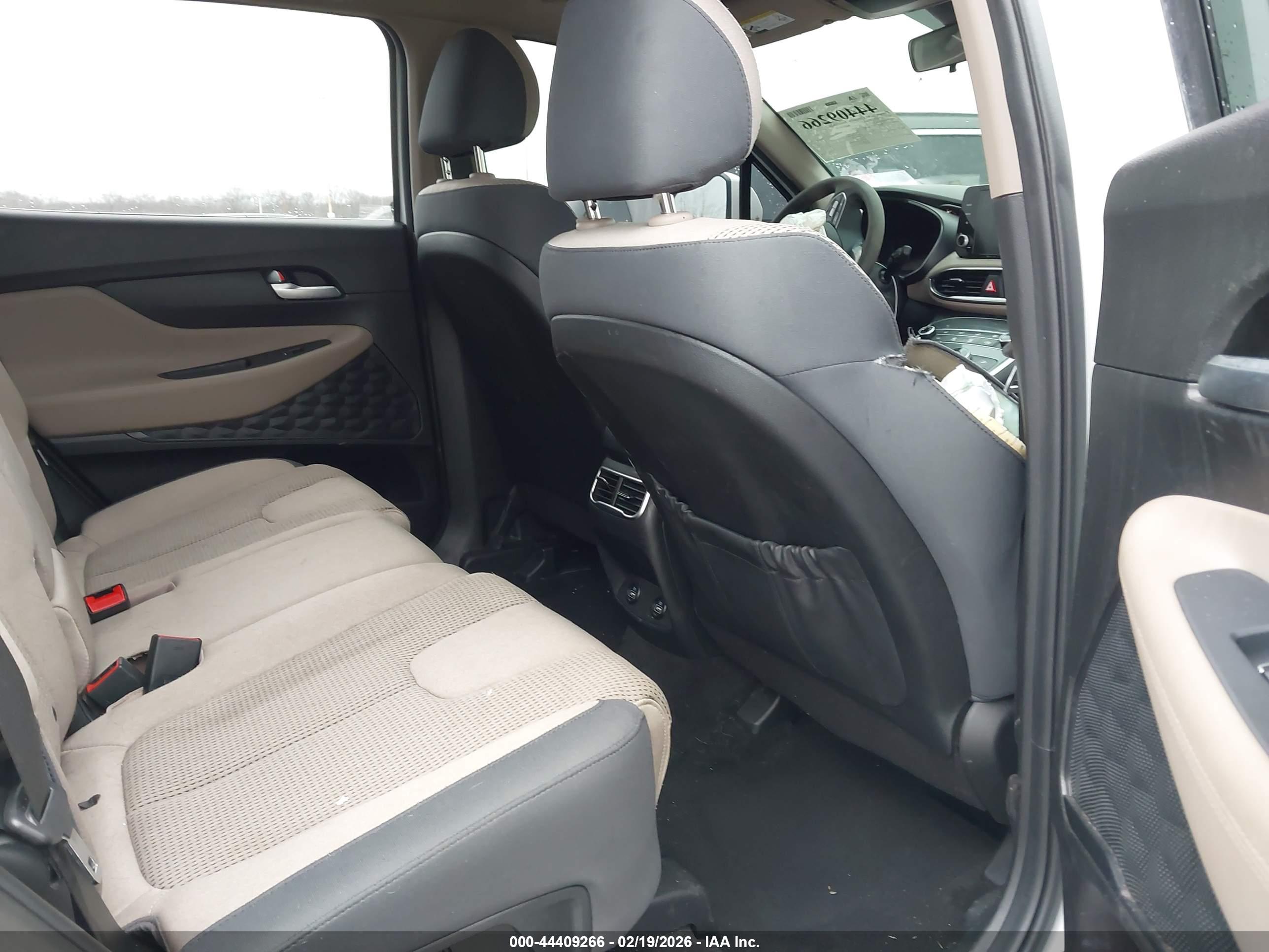 HYUNDAI SANTA image 8