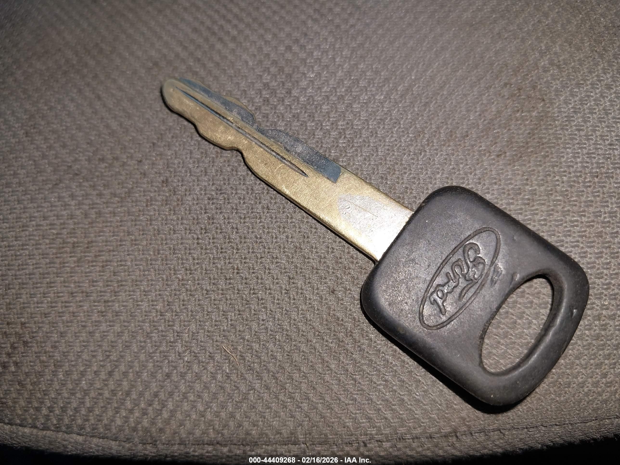 FORD E-250 image 11