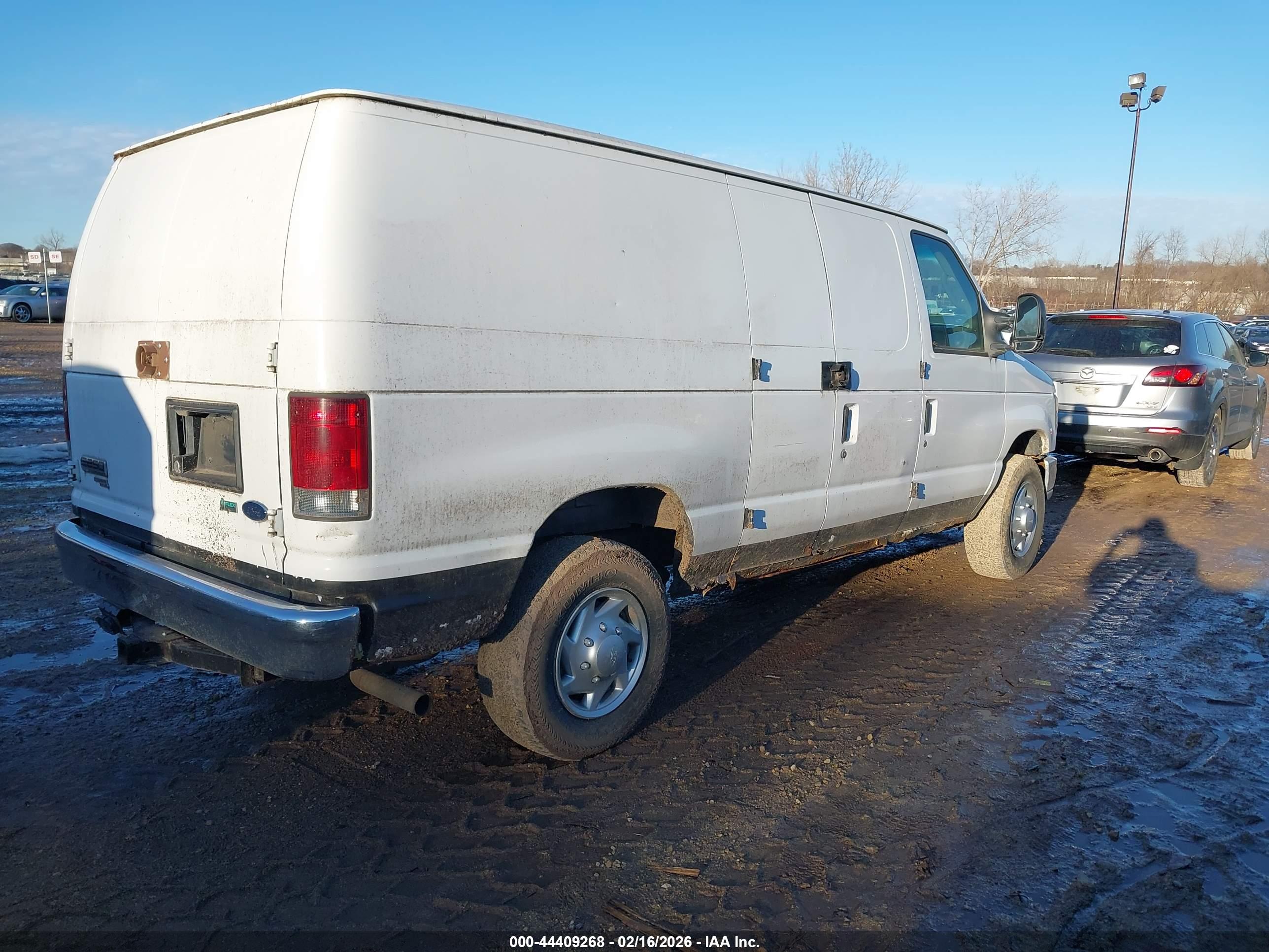 FORD E-250 image 4