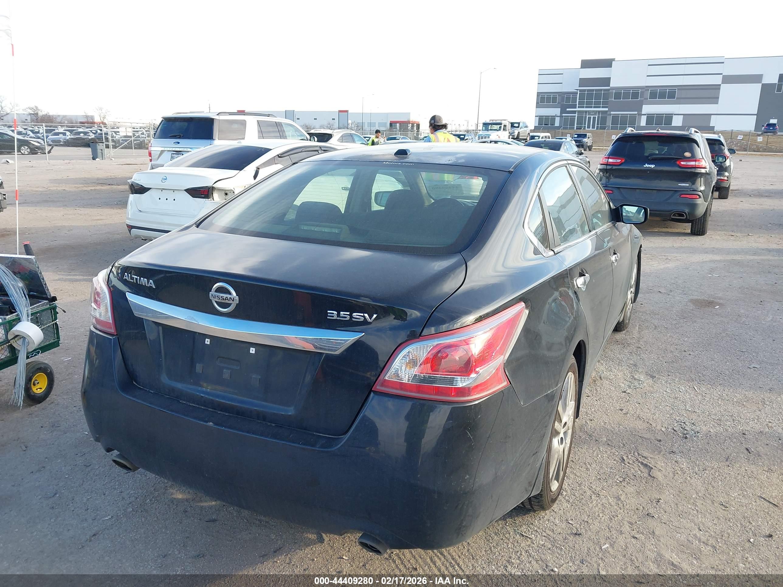 NISSAN ALTIMA image 4