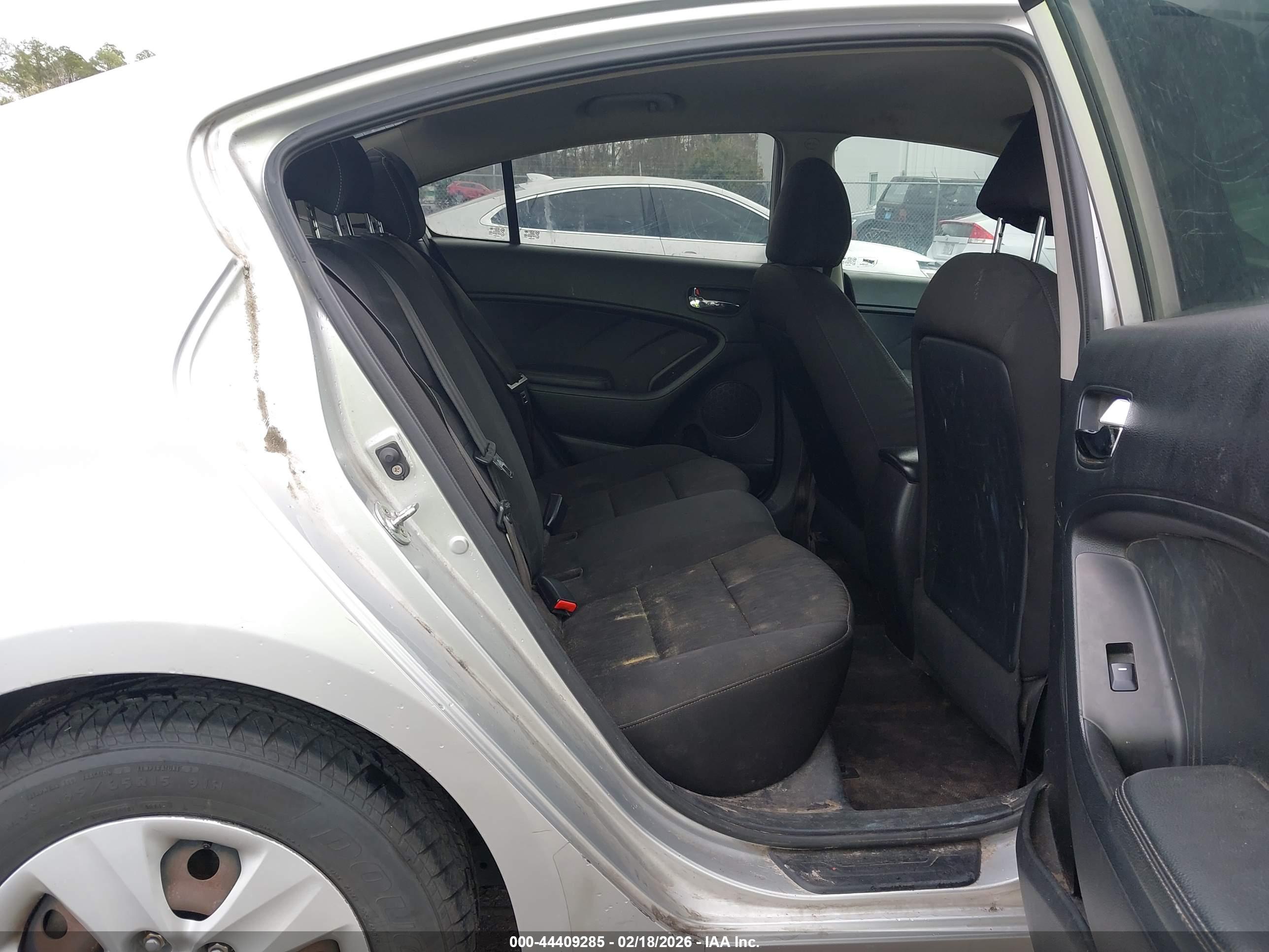 KIA FORTE image 8