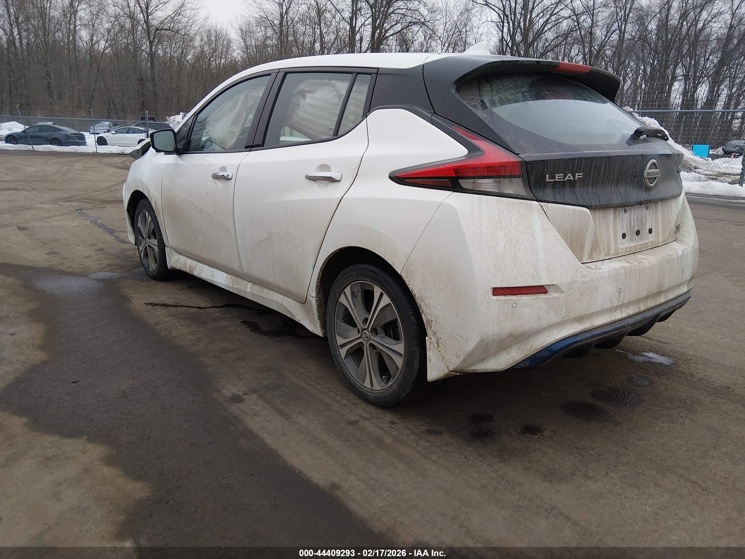 NISSAN LEAF image 3