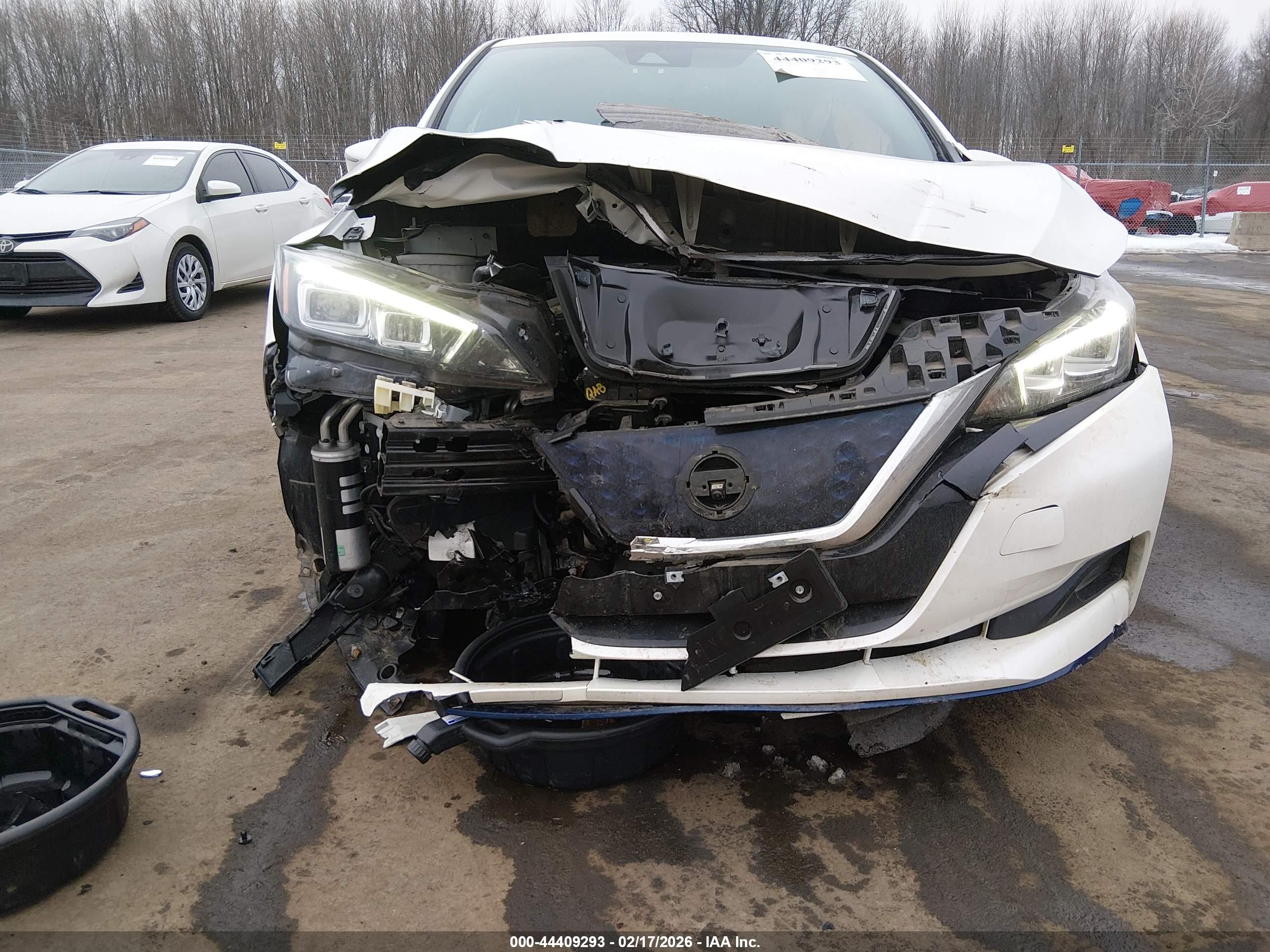 NISSAN LEAF image 6