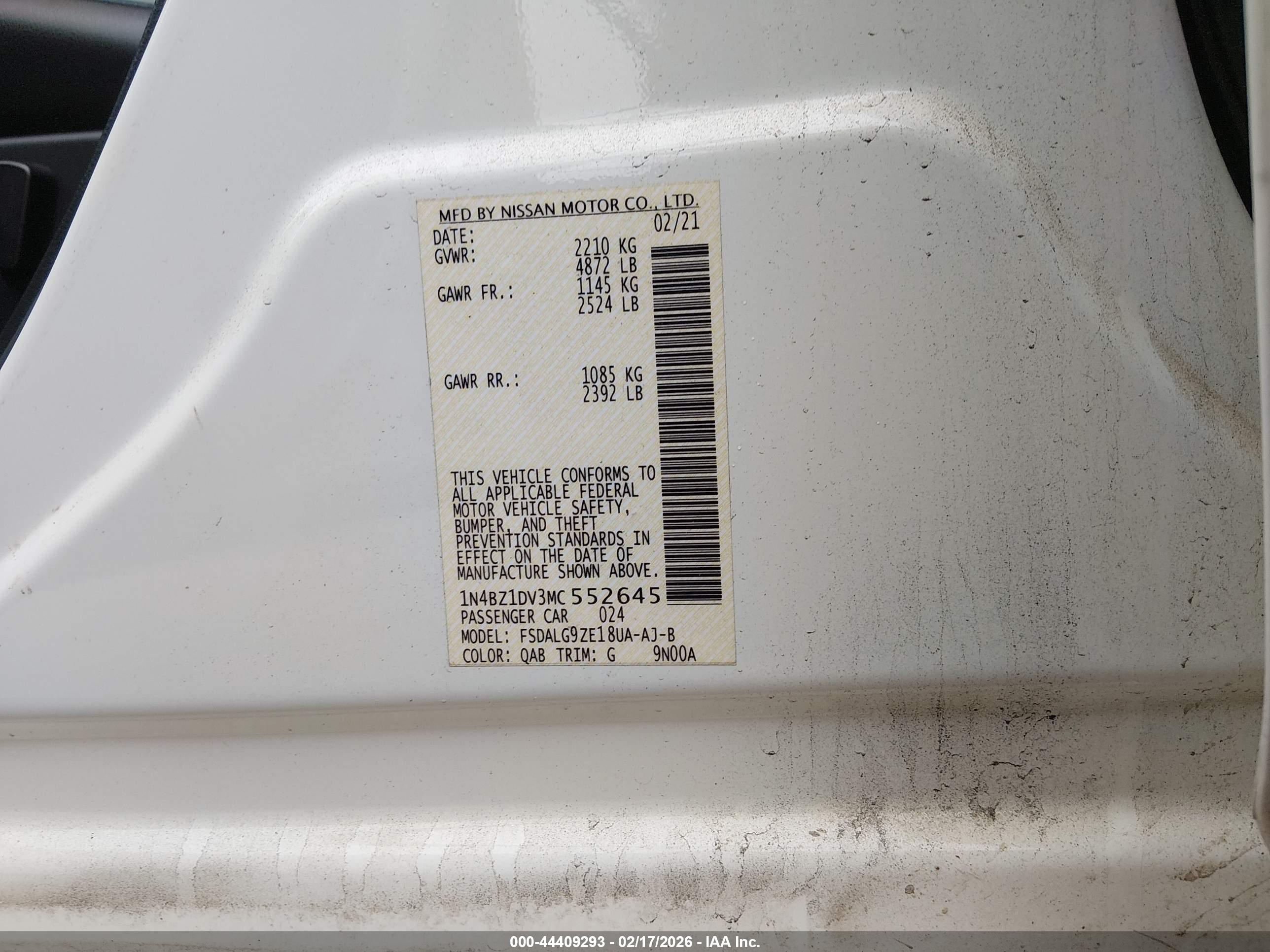NISSAN LEAF image 9