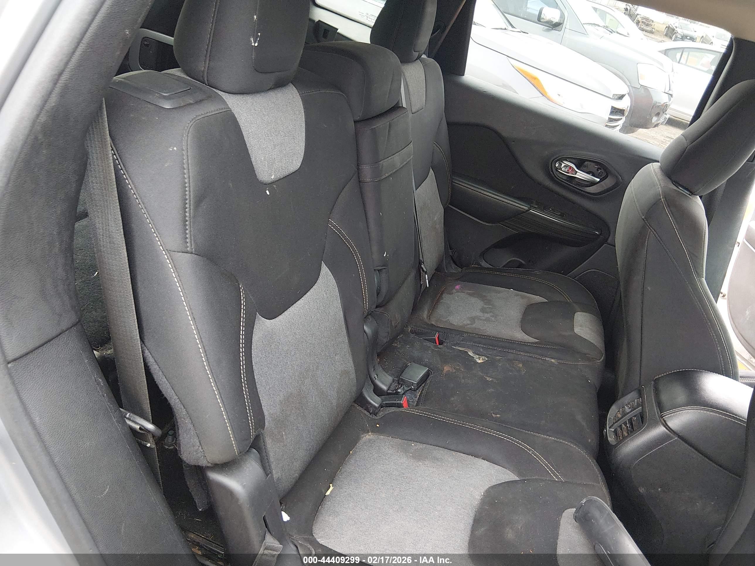 JEEP CHEROKEE image 6