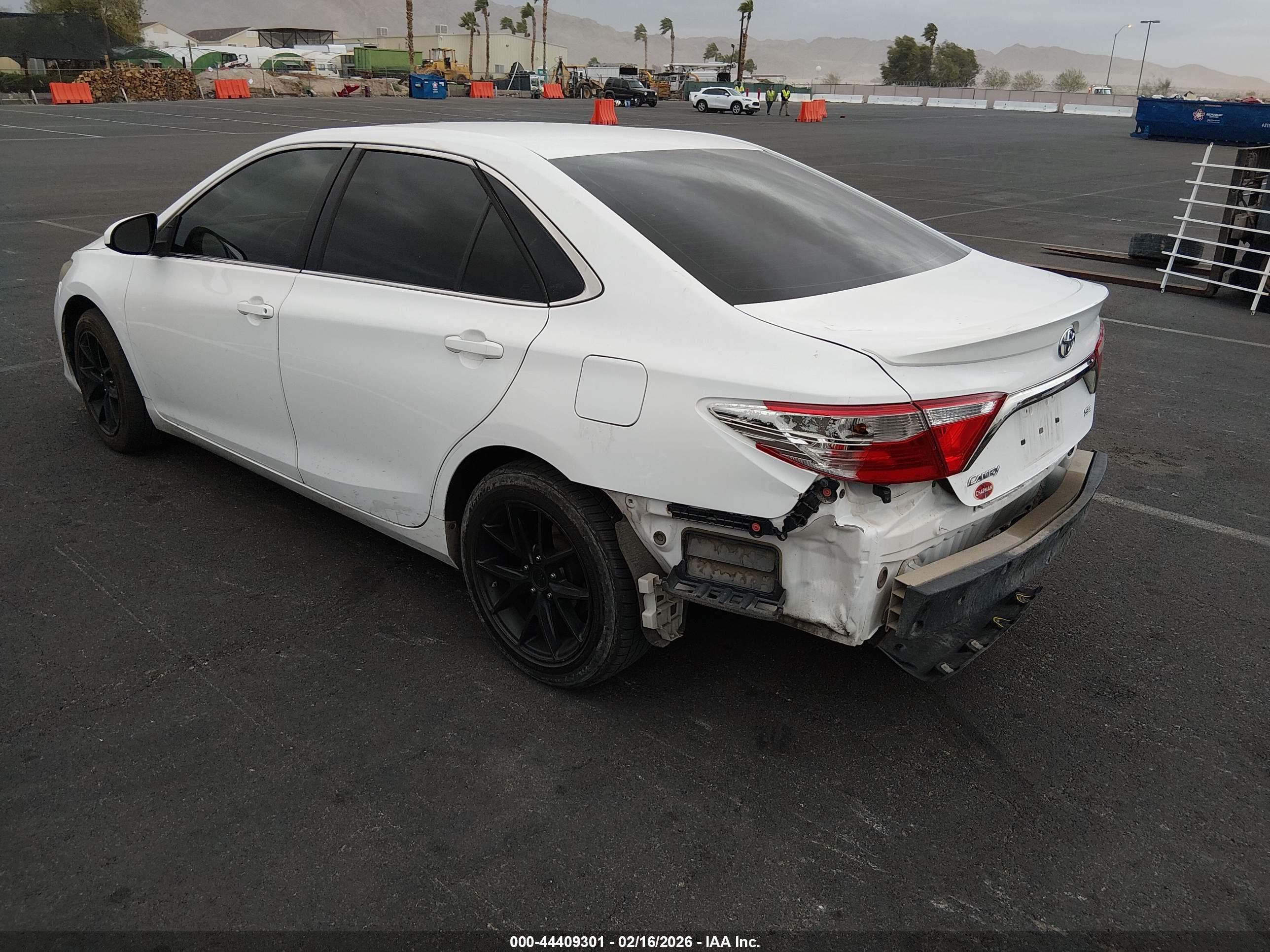 TOYOTA CAMRY image 3