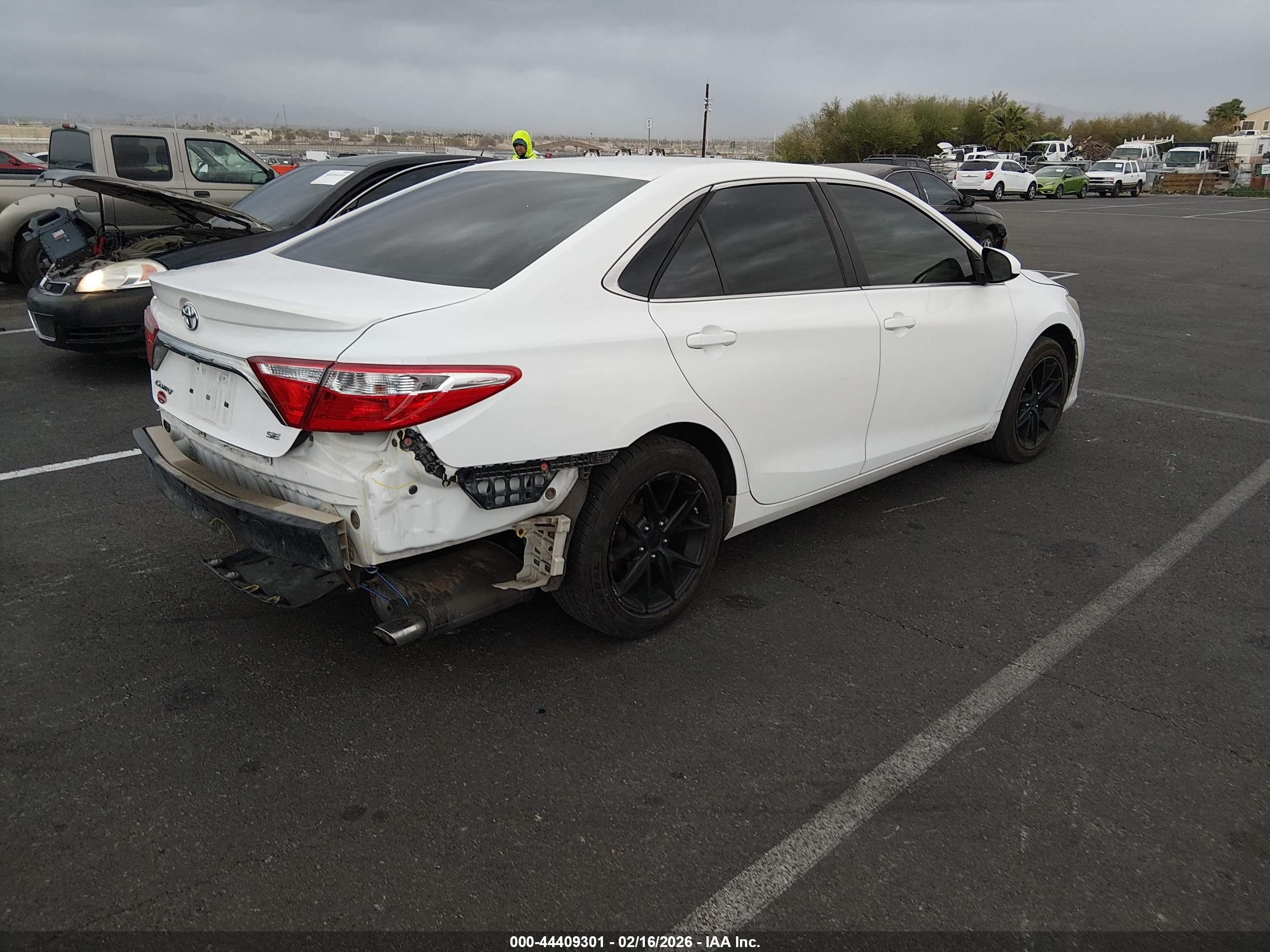 TOYOTA CAMRY image 4