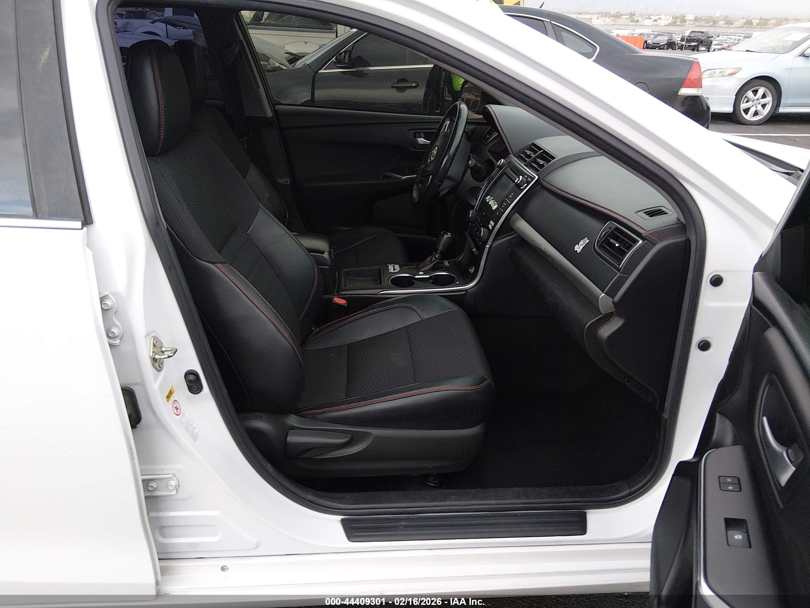 TOYOTA CAMRY image 5
