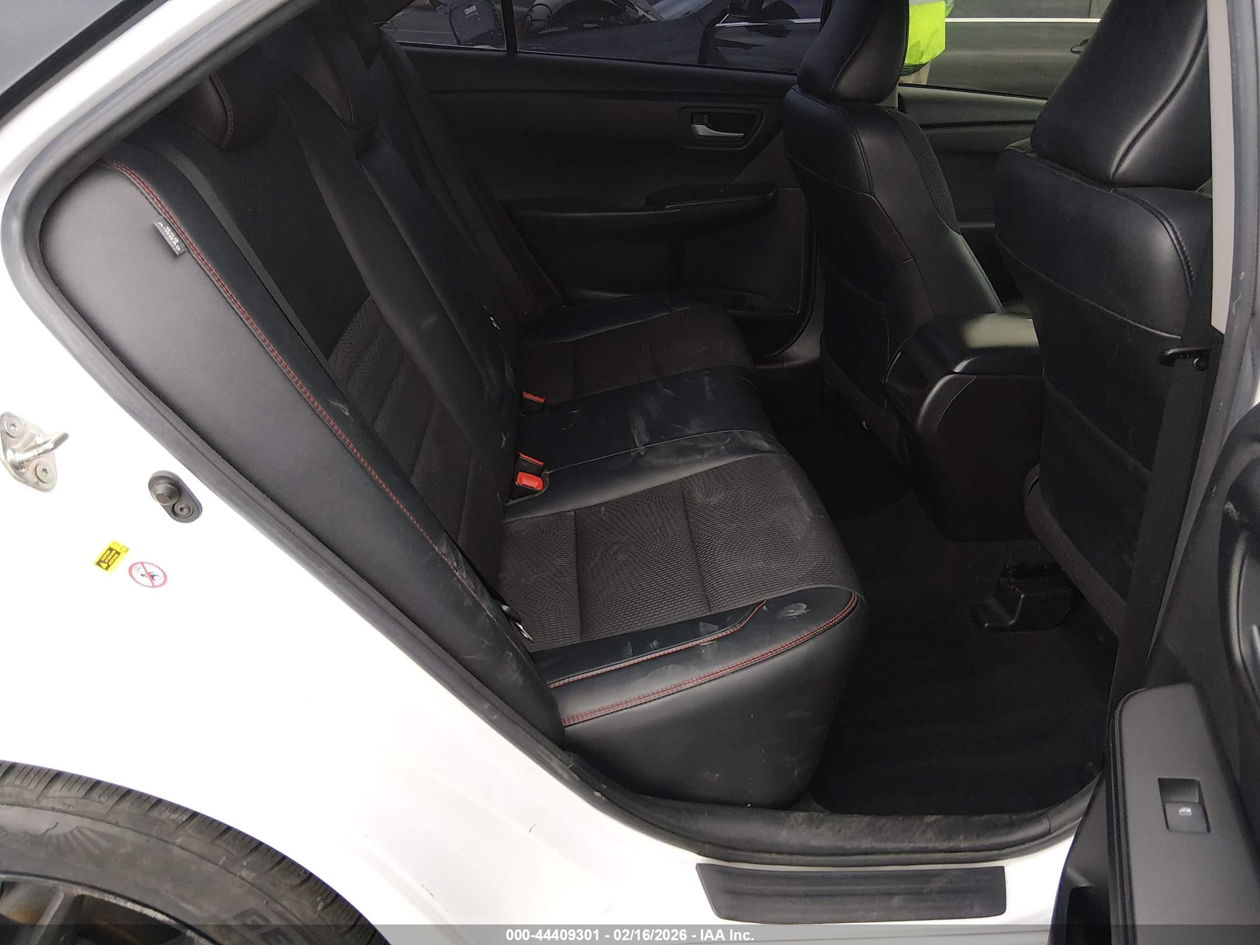TOYOTA CAMRY image 8