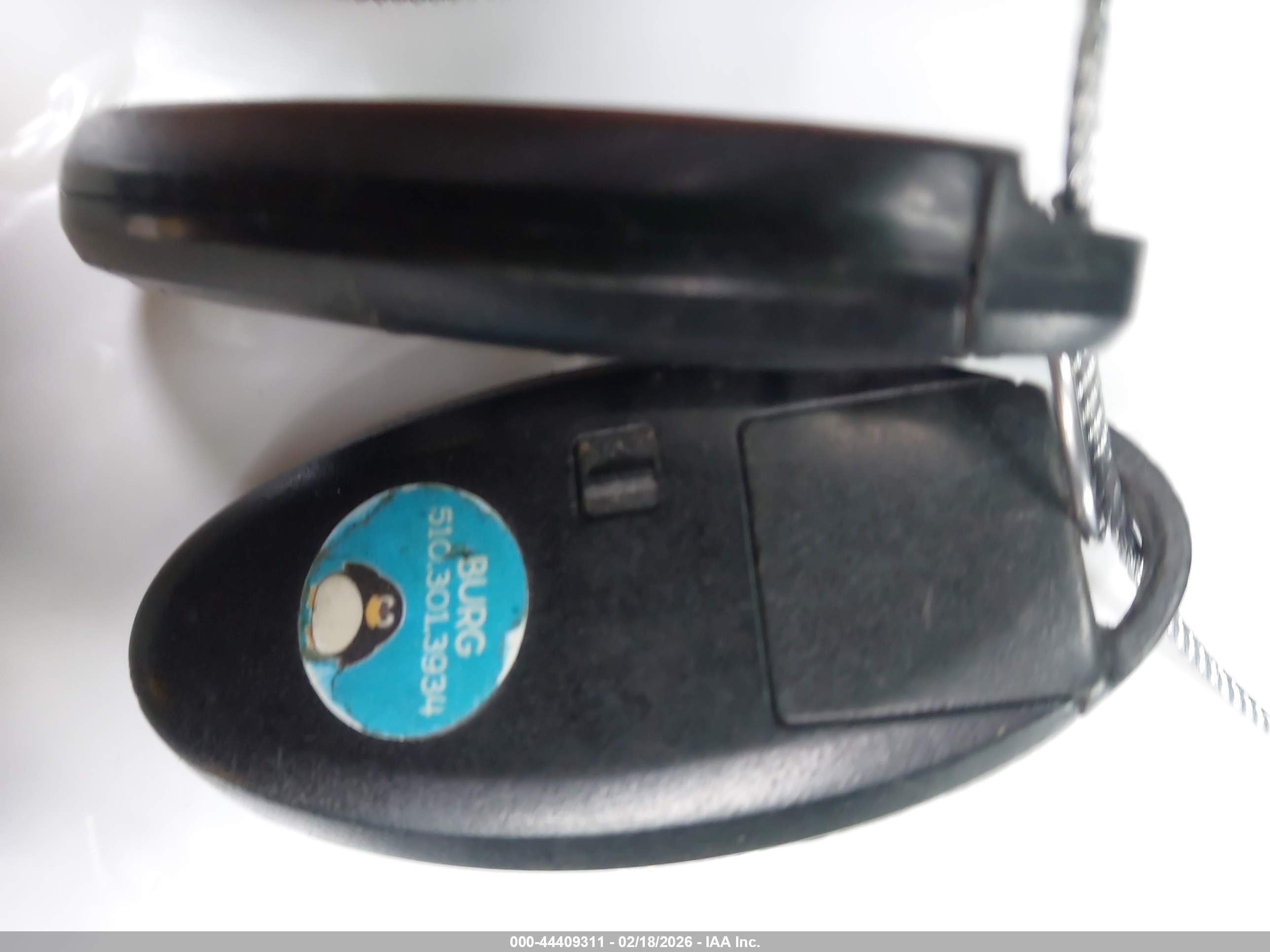 NISSAN LEAF image 11