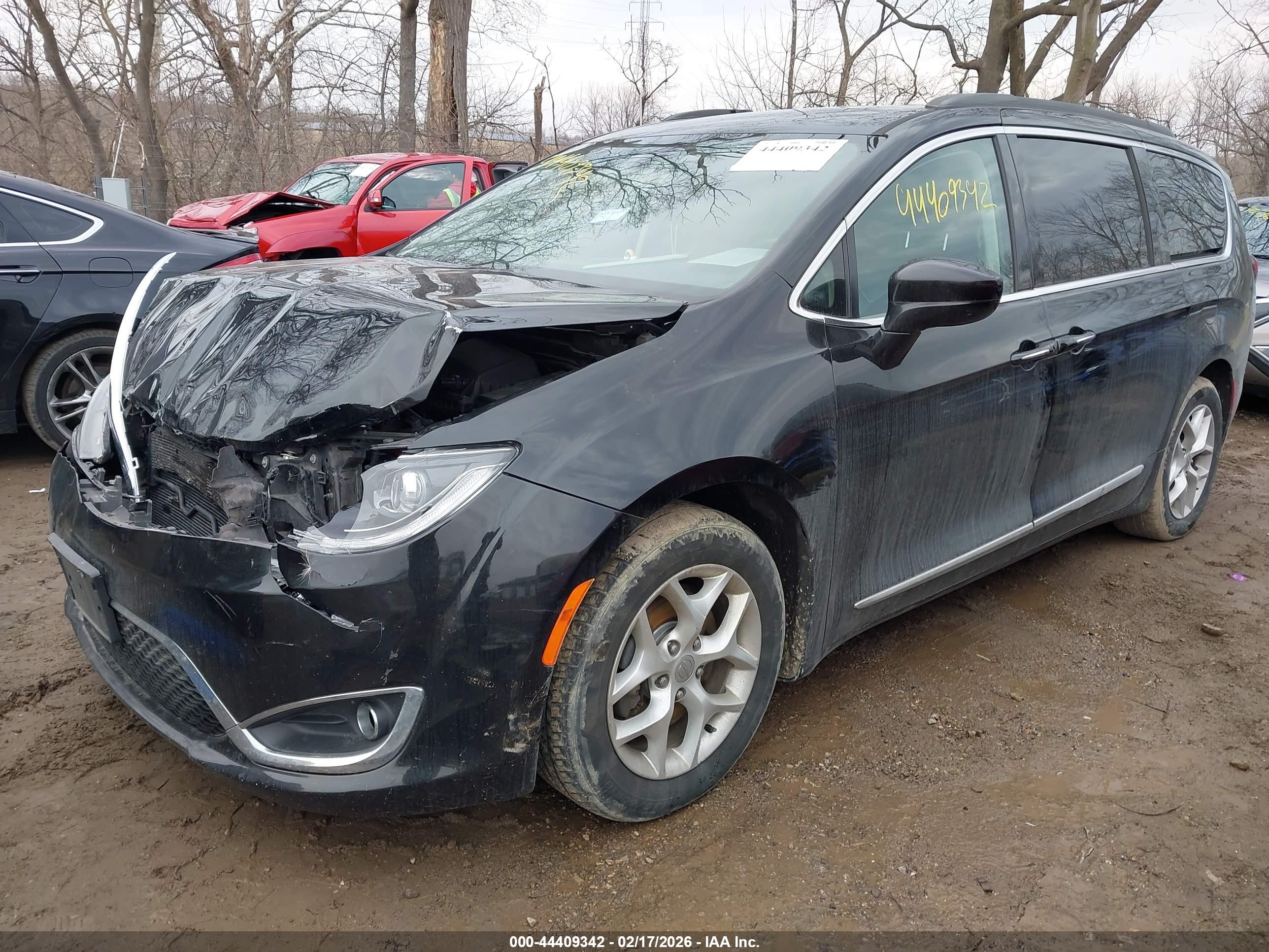 CHRYSLER PACIFICA image 2