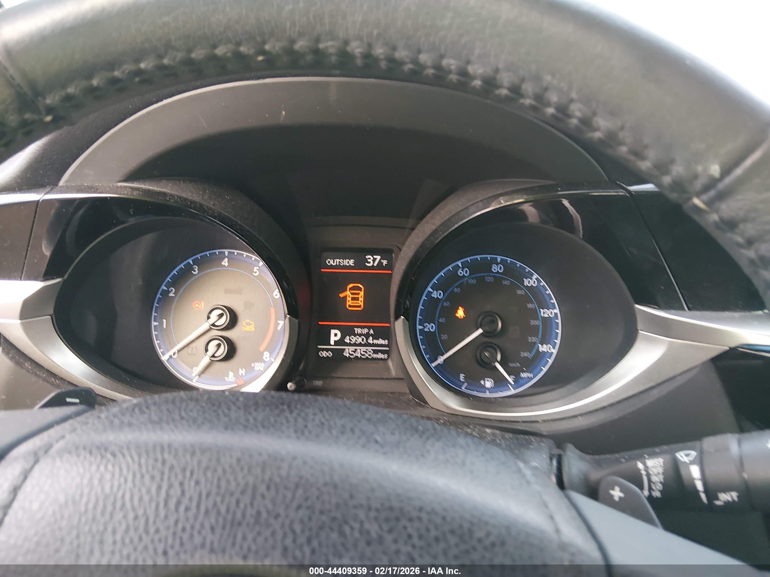 TOYOTA COROLLA image 7