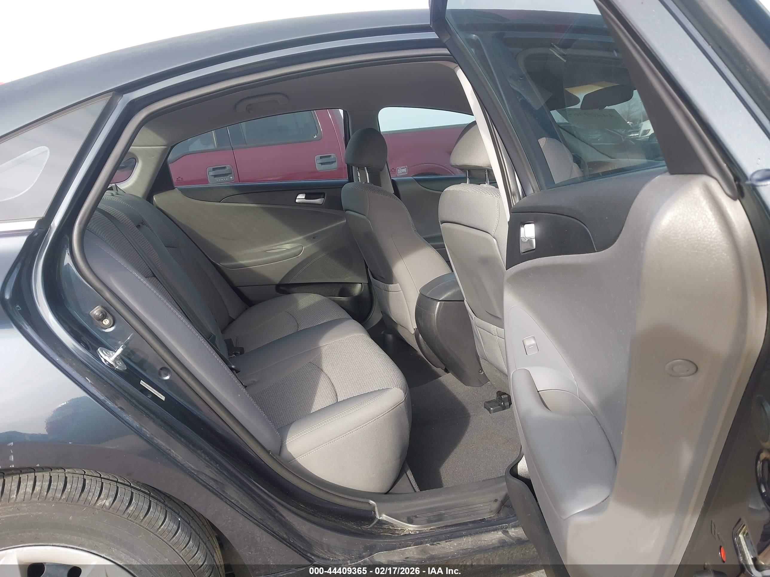 HYUNDAI SONATA image 8