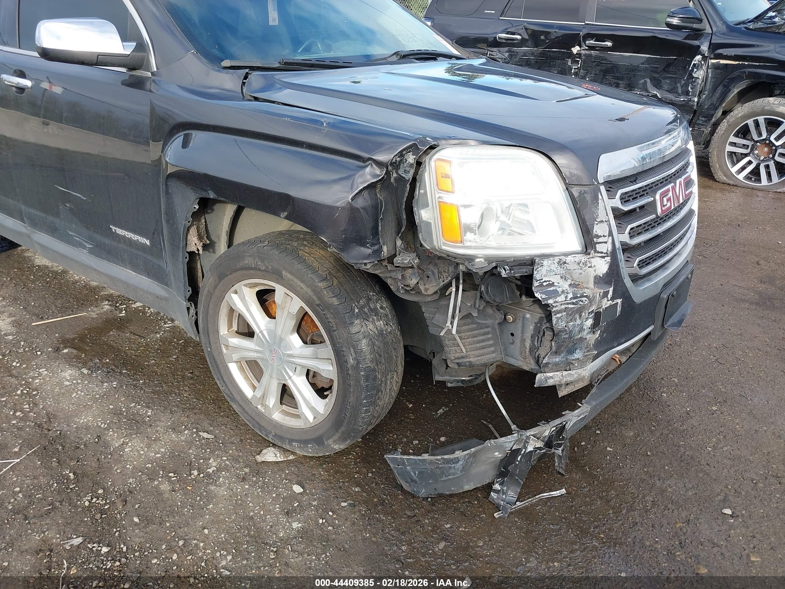 GMC TERRAIN image 6