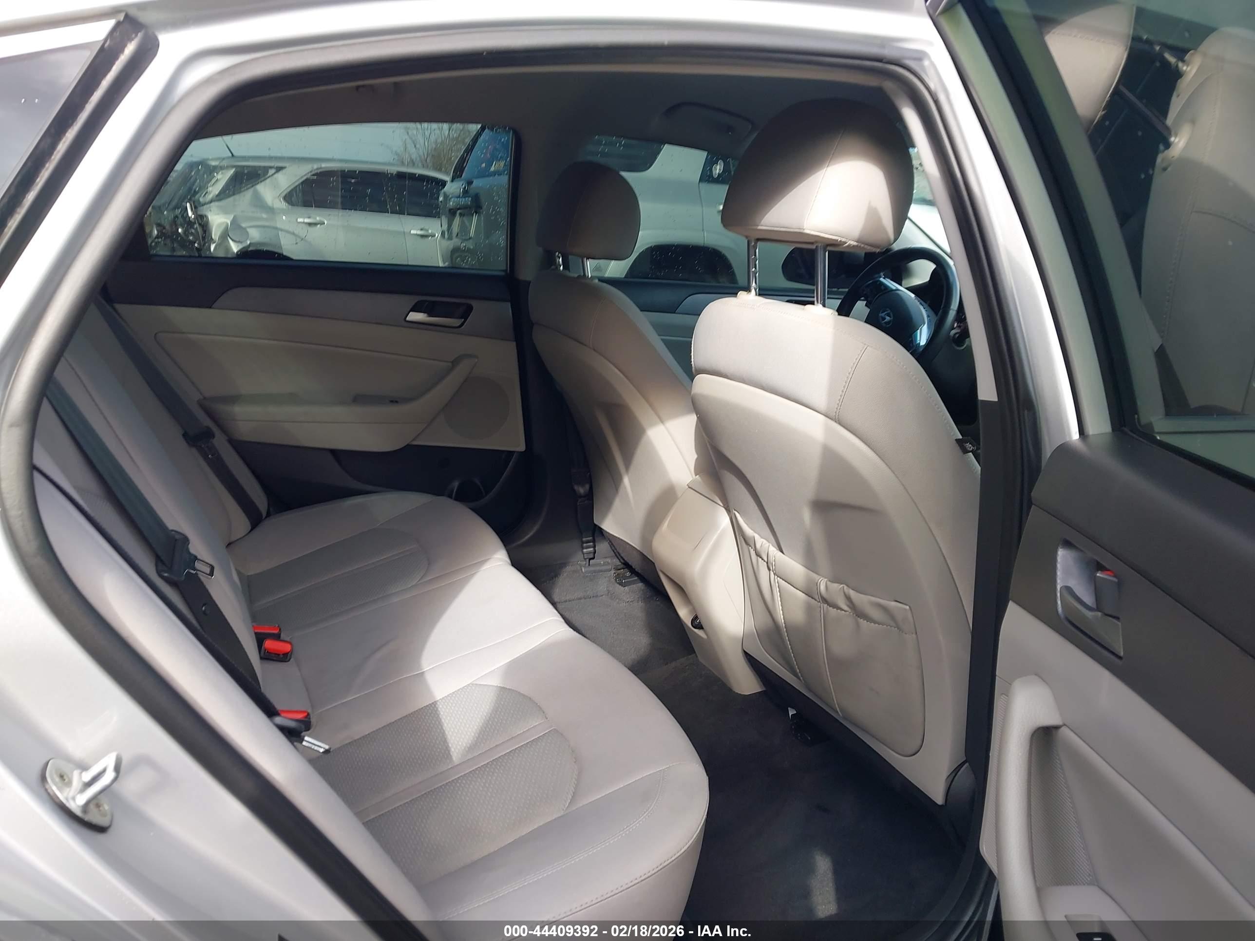 HYUNDAI SONATA image 8