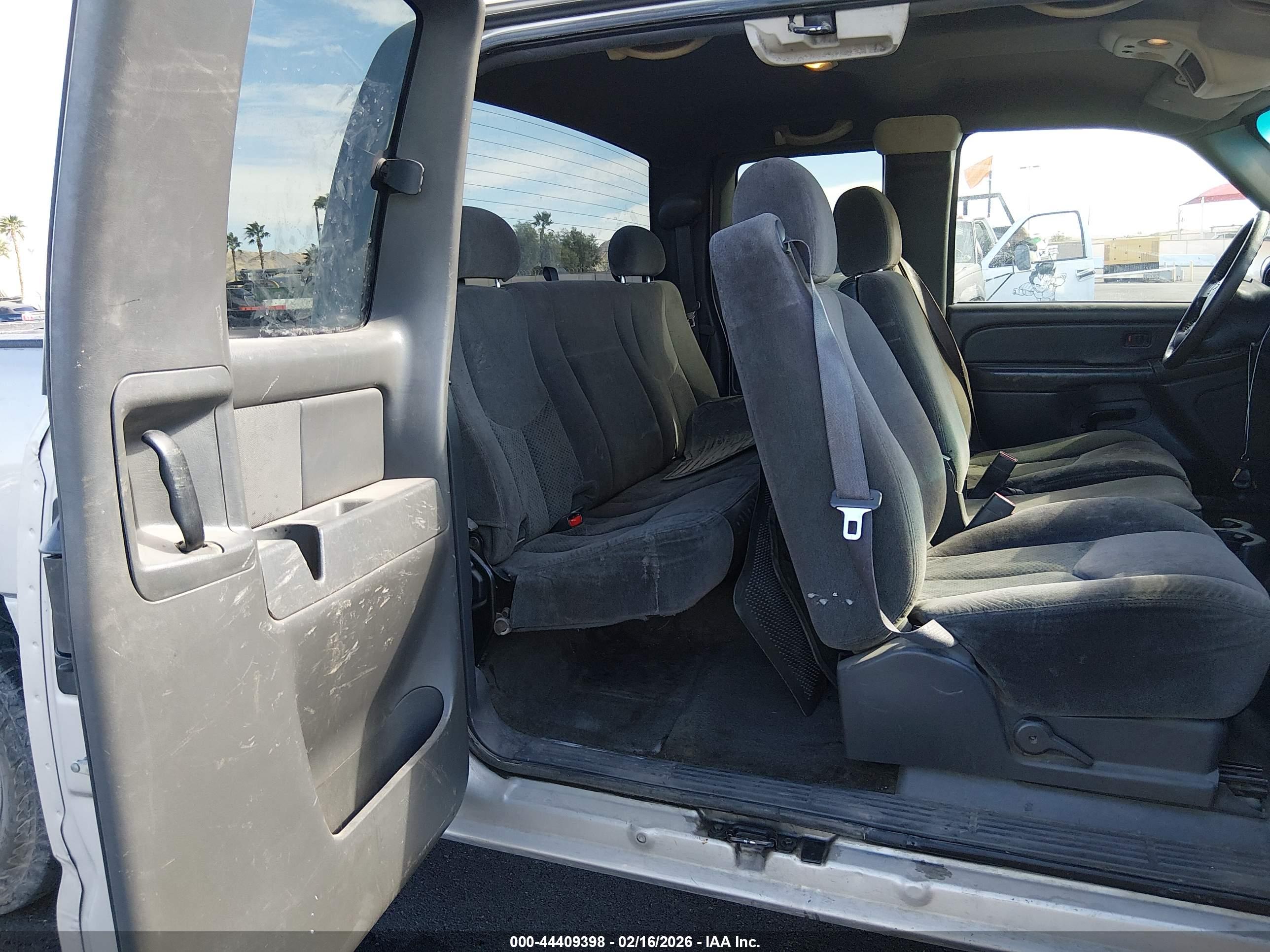 CHEVROLET SILVERADO image 8