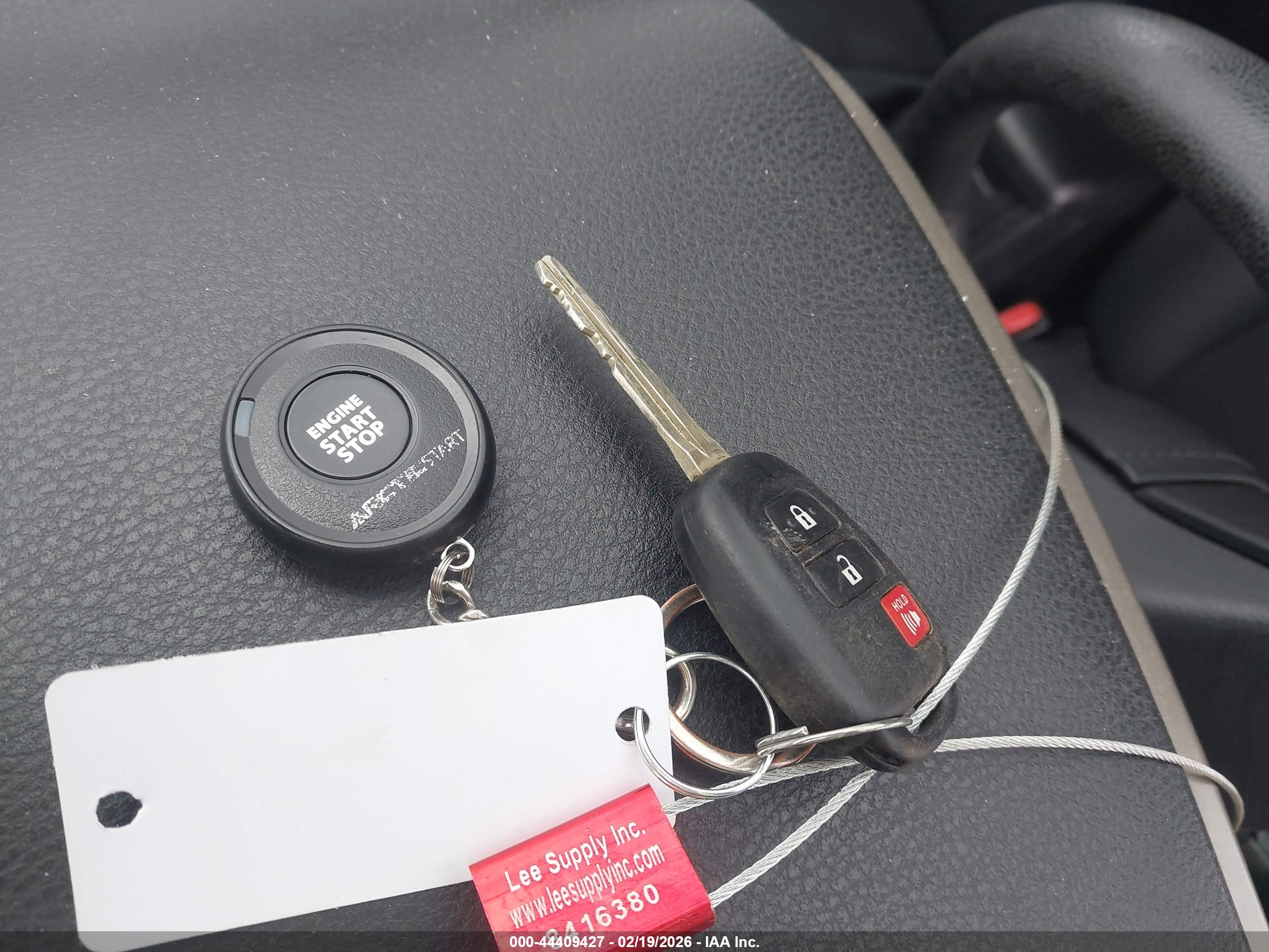 TOYOTA RAV4 image 11