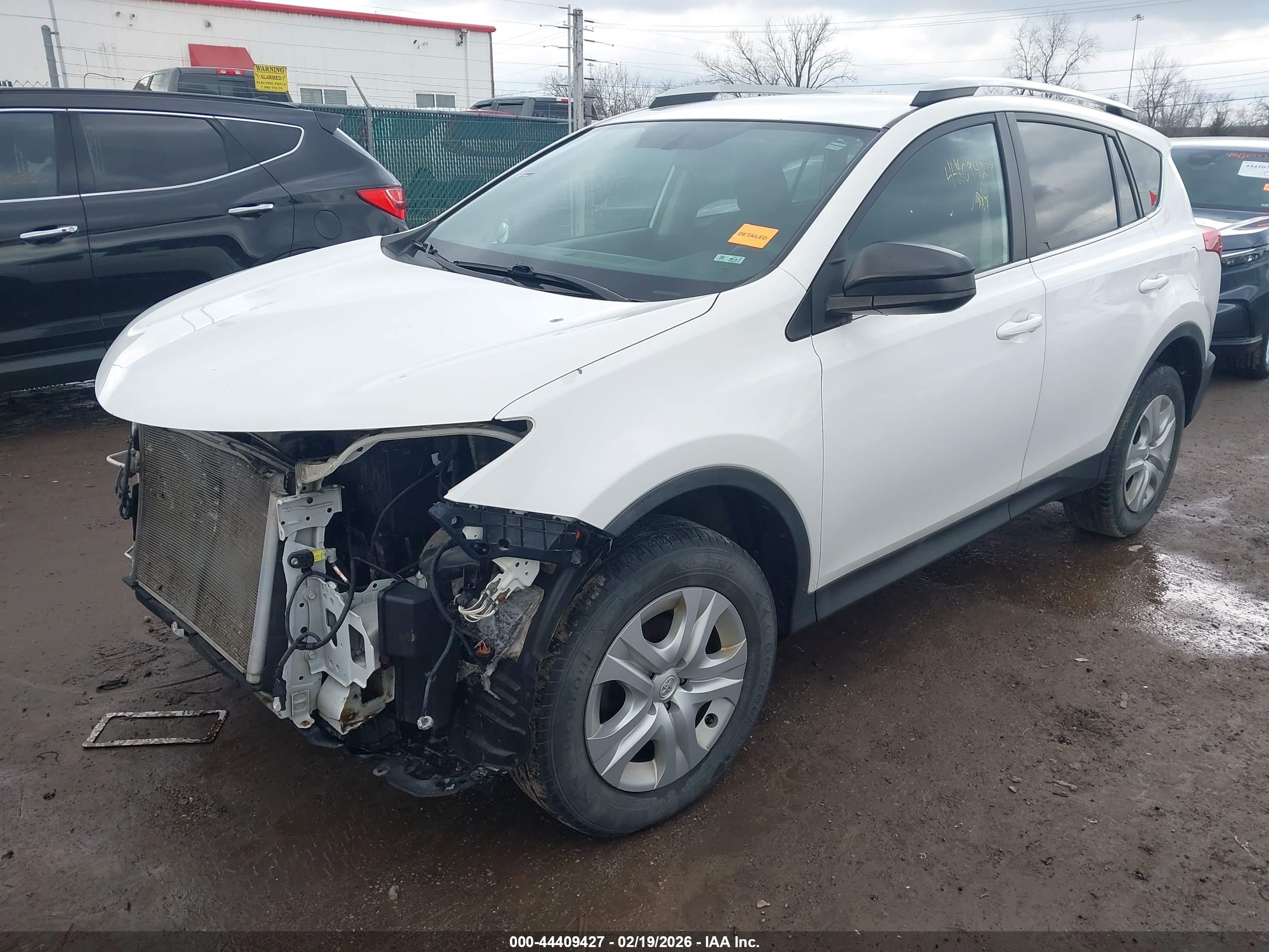 TOYOTA RAV4 image 2