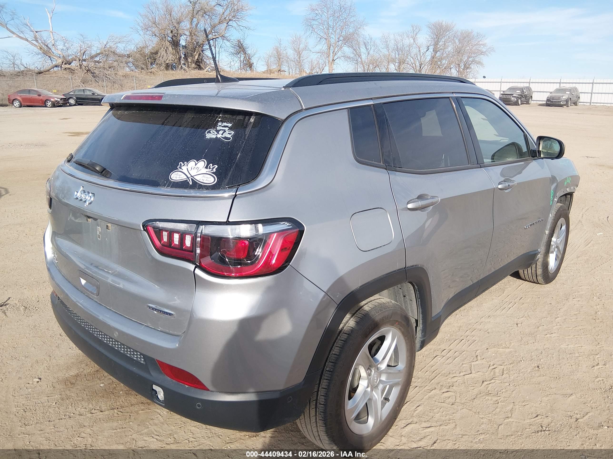 JEEP COMPASS image 4