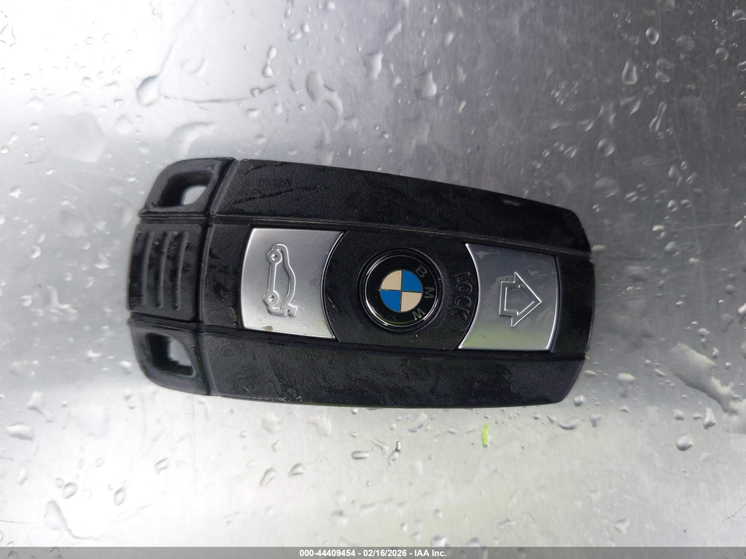 BMW 328I image 11