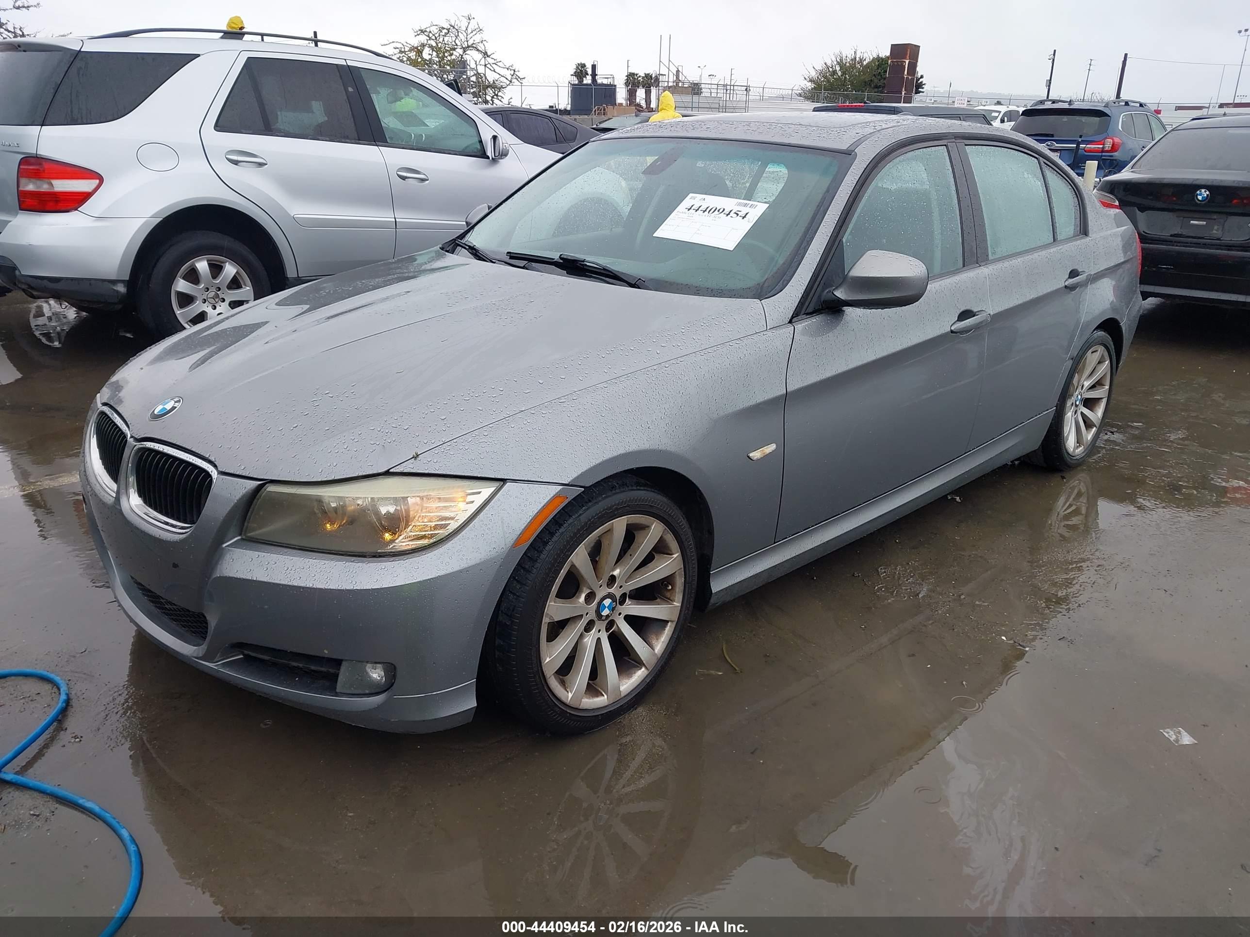 BMW 328I image 2