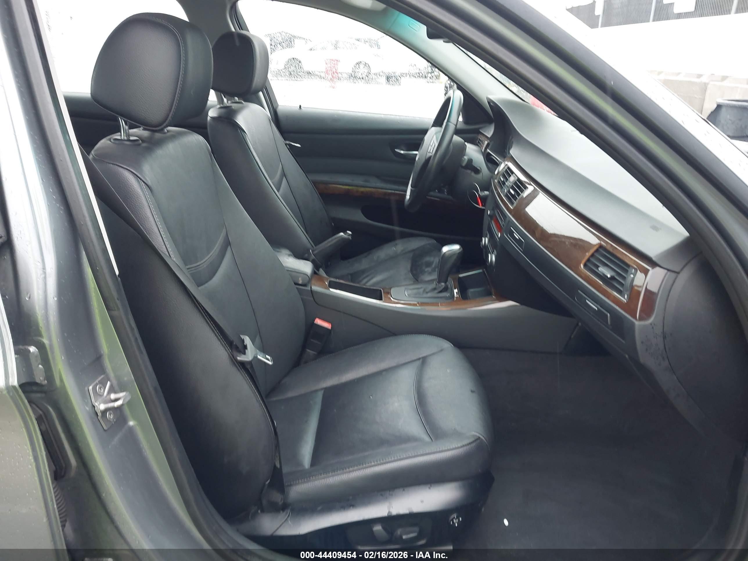 BMW 328I image 5