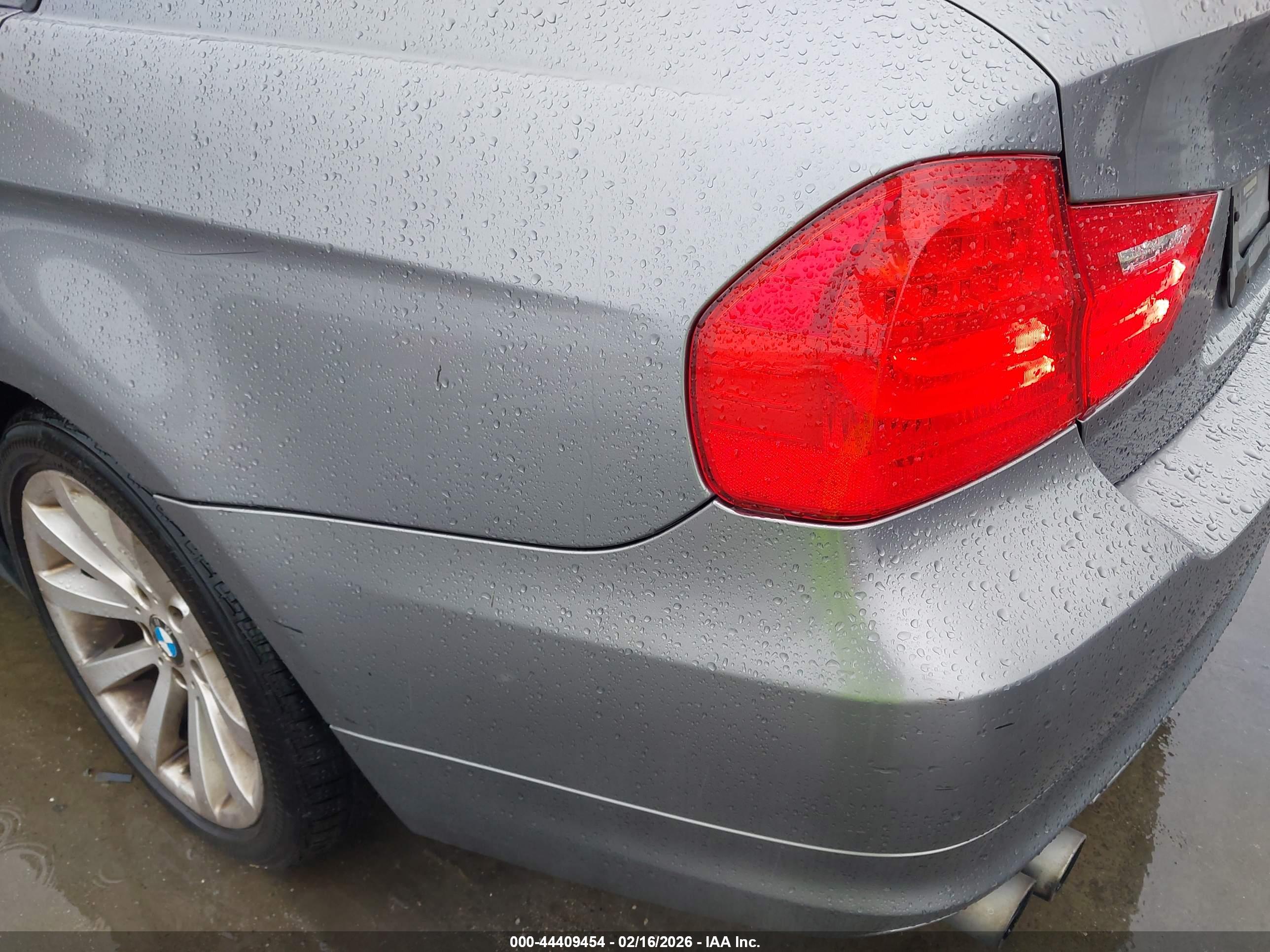 BMW 328I image 6