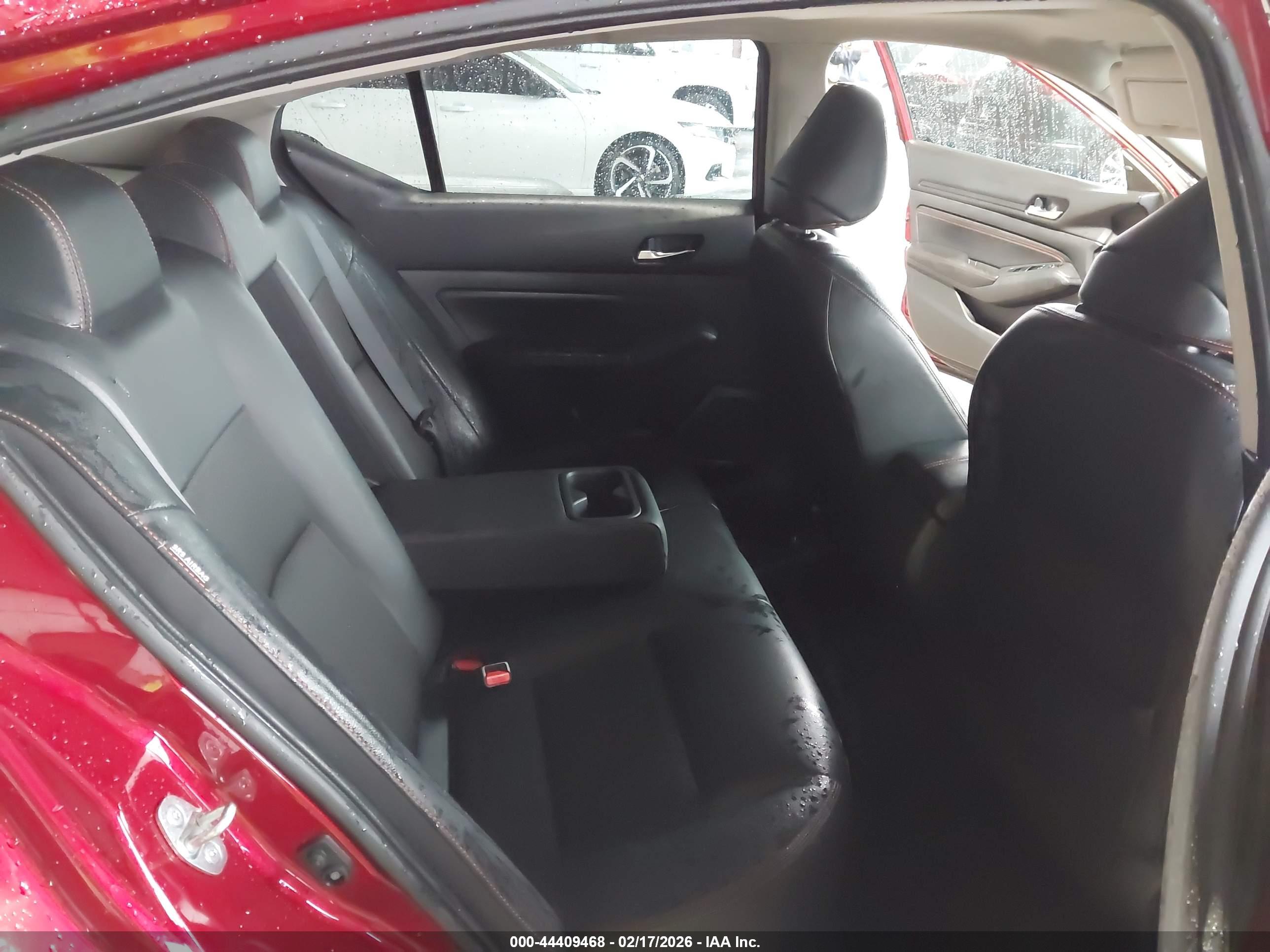 NISSAN ALTIMA image 8