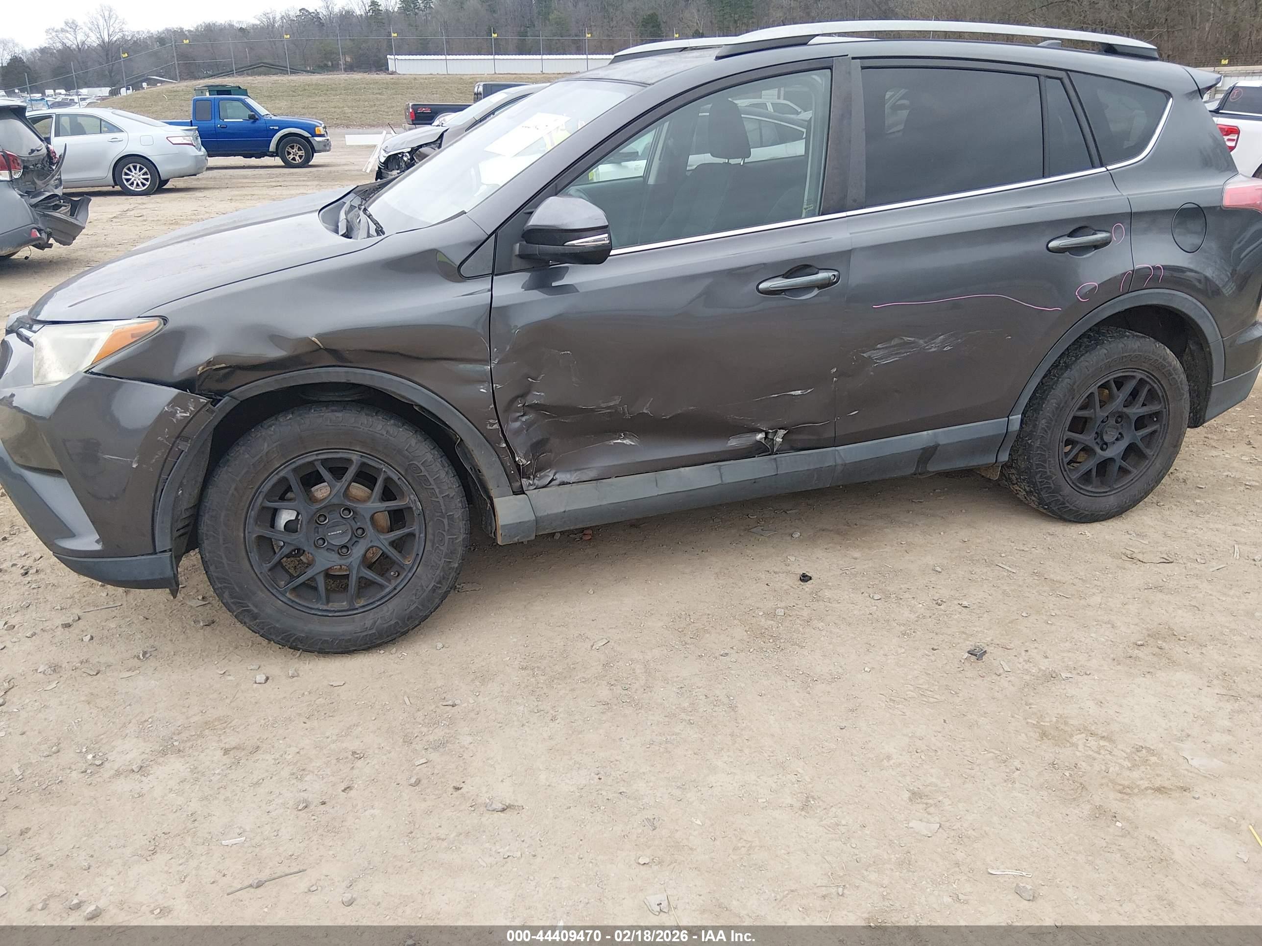TOYOTA RAV4 image 6