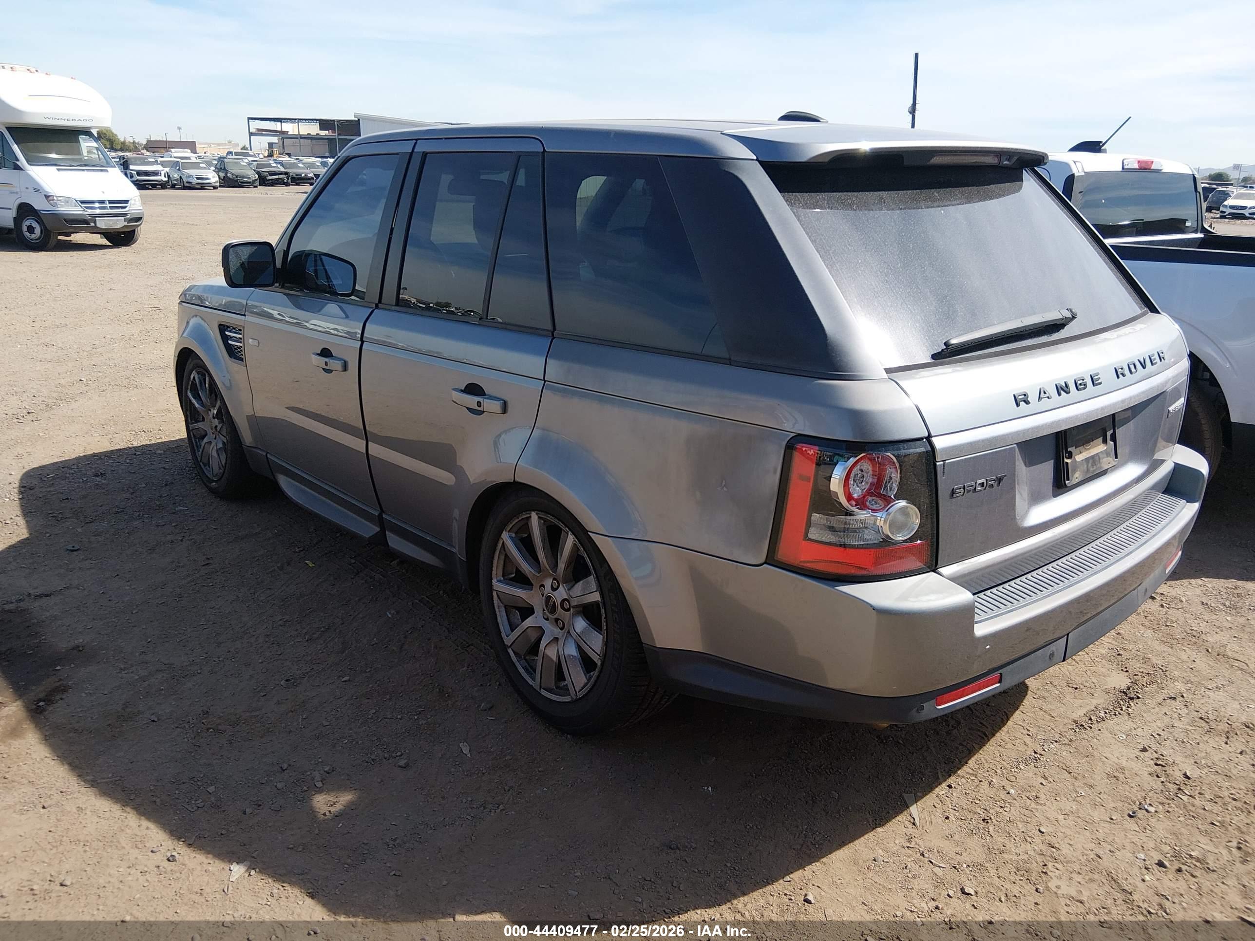 LAND ROVER image 3
