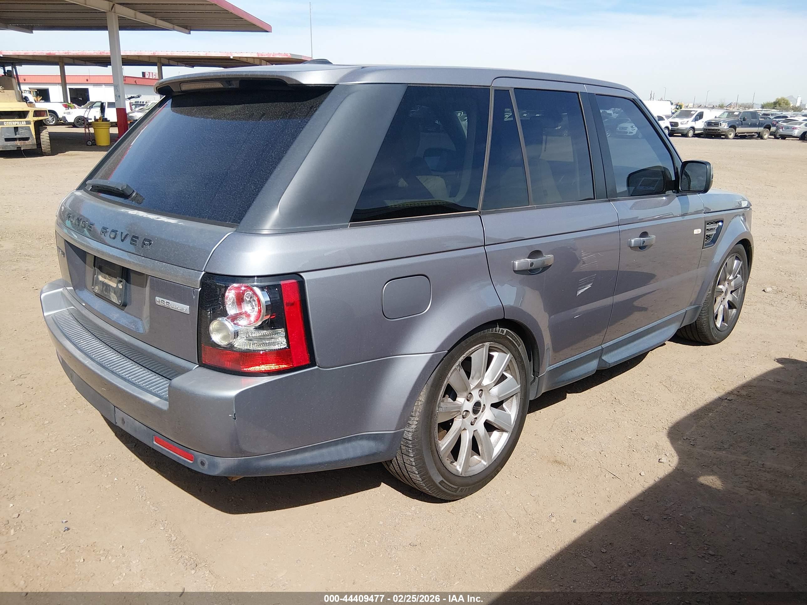 LAND ROVER image 4