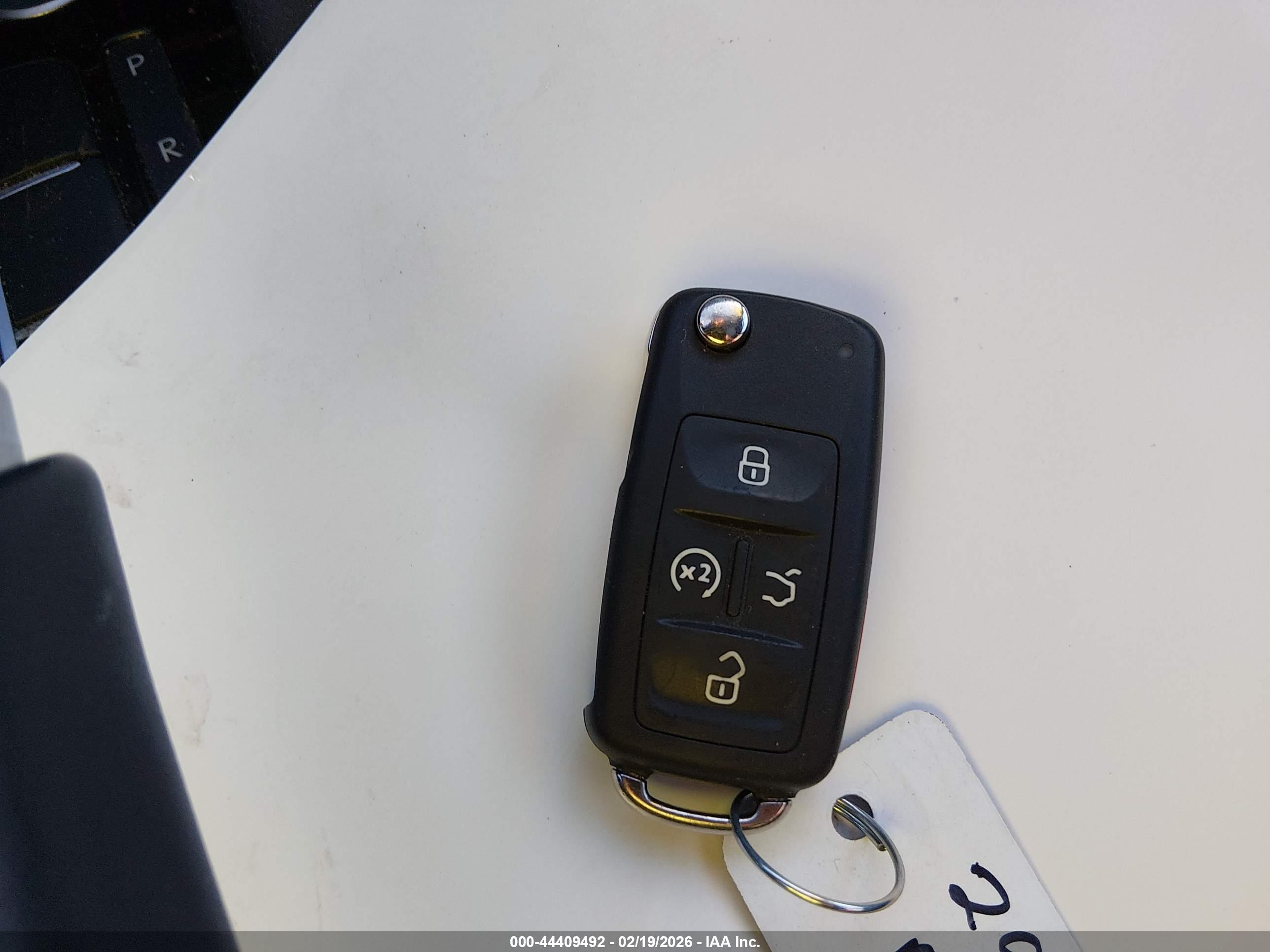 VOLKSWAGEN PASSAT image 11