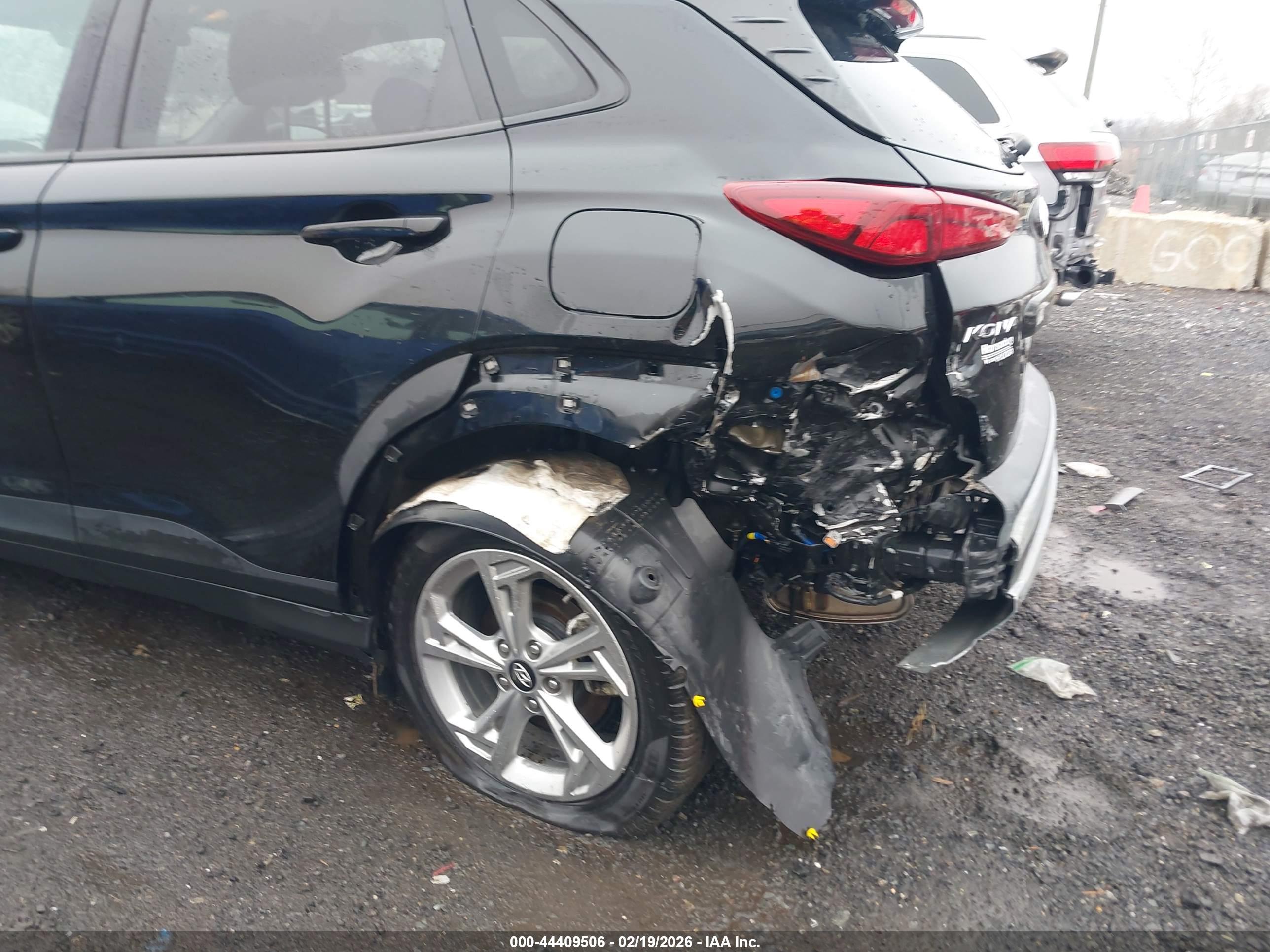 HYUNDAI KONA image 6