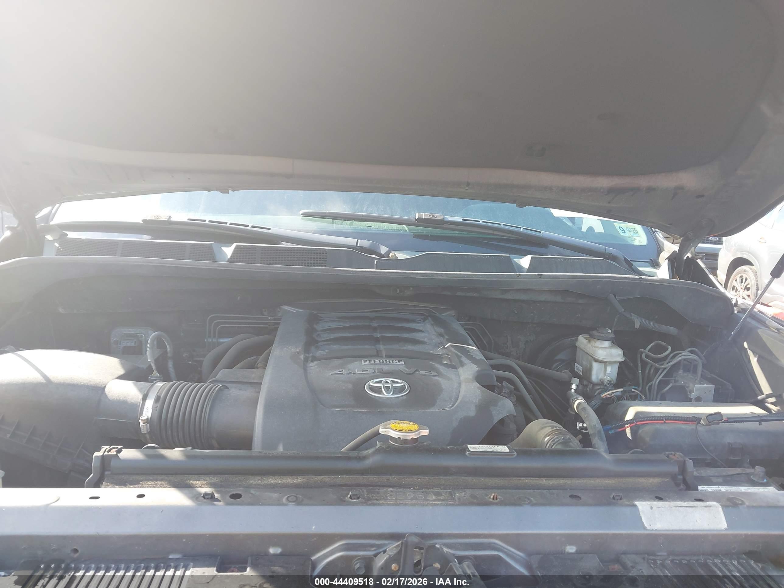 TOYOTA TUNDRA image 10
