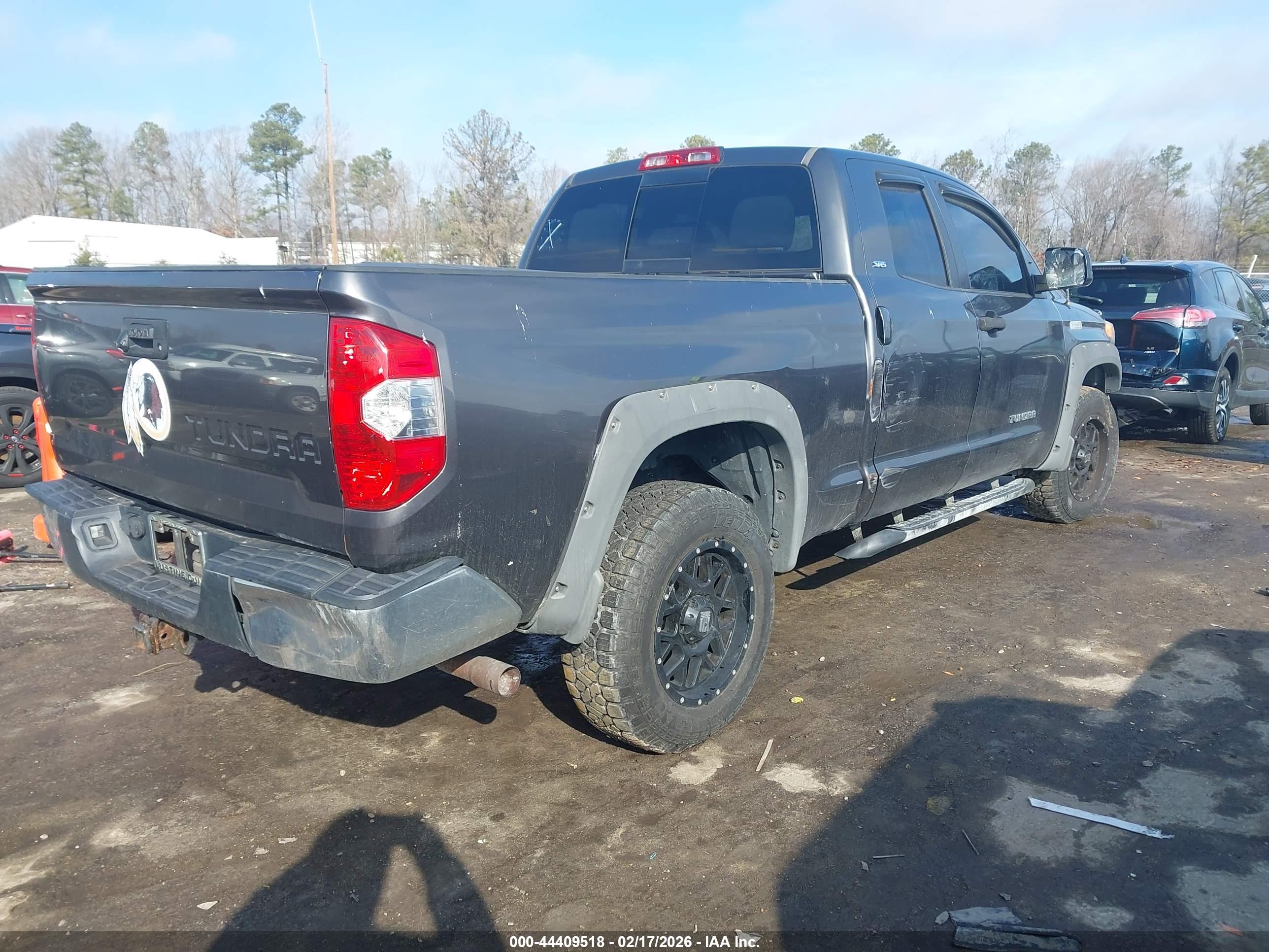 TOYOTA TUNDRA image 4